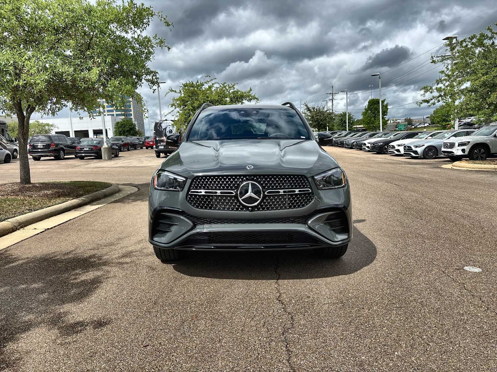 Thumbnail: 2026 Mercedes-Benz GLE - 12