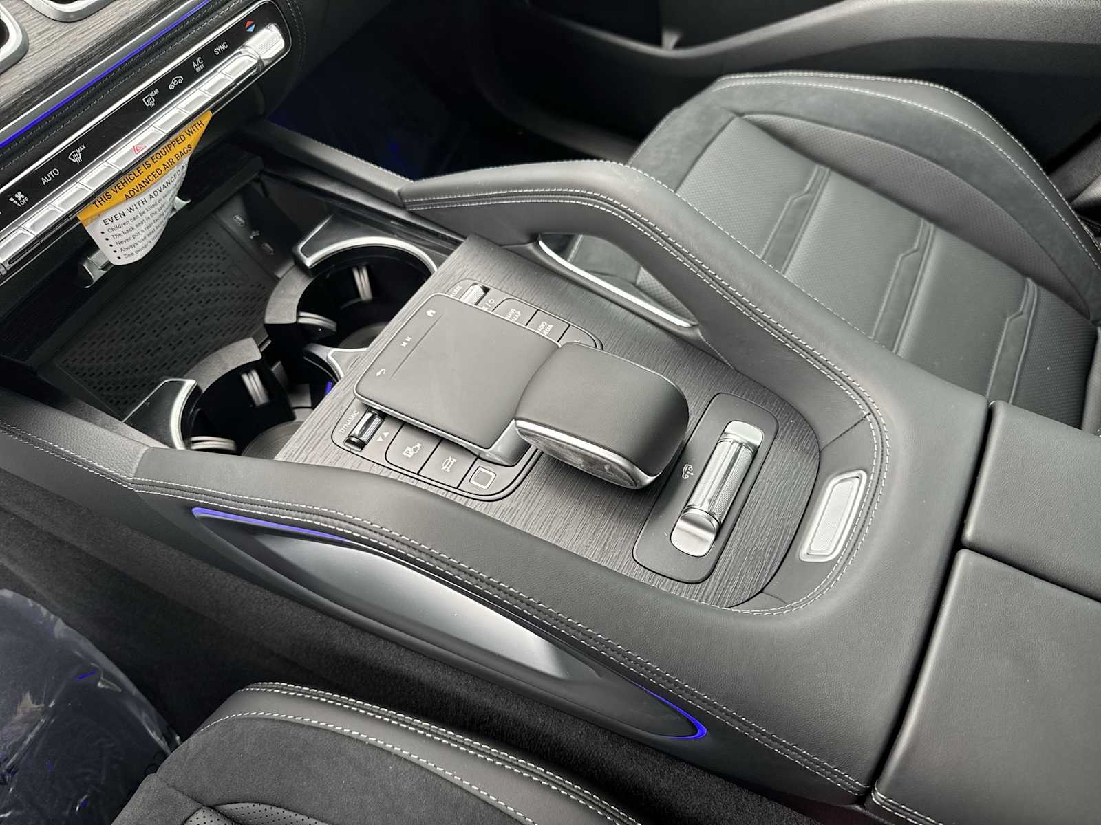 Thumbnail: 2026 Mercedes-Benz GLE - 22