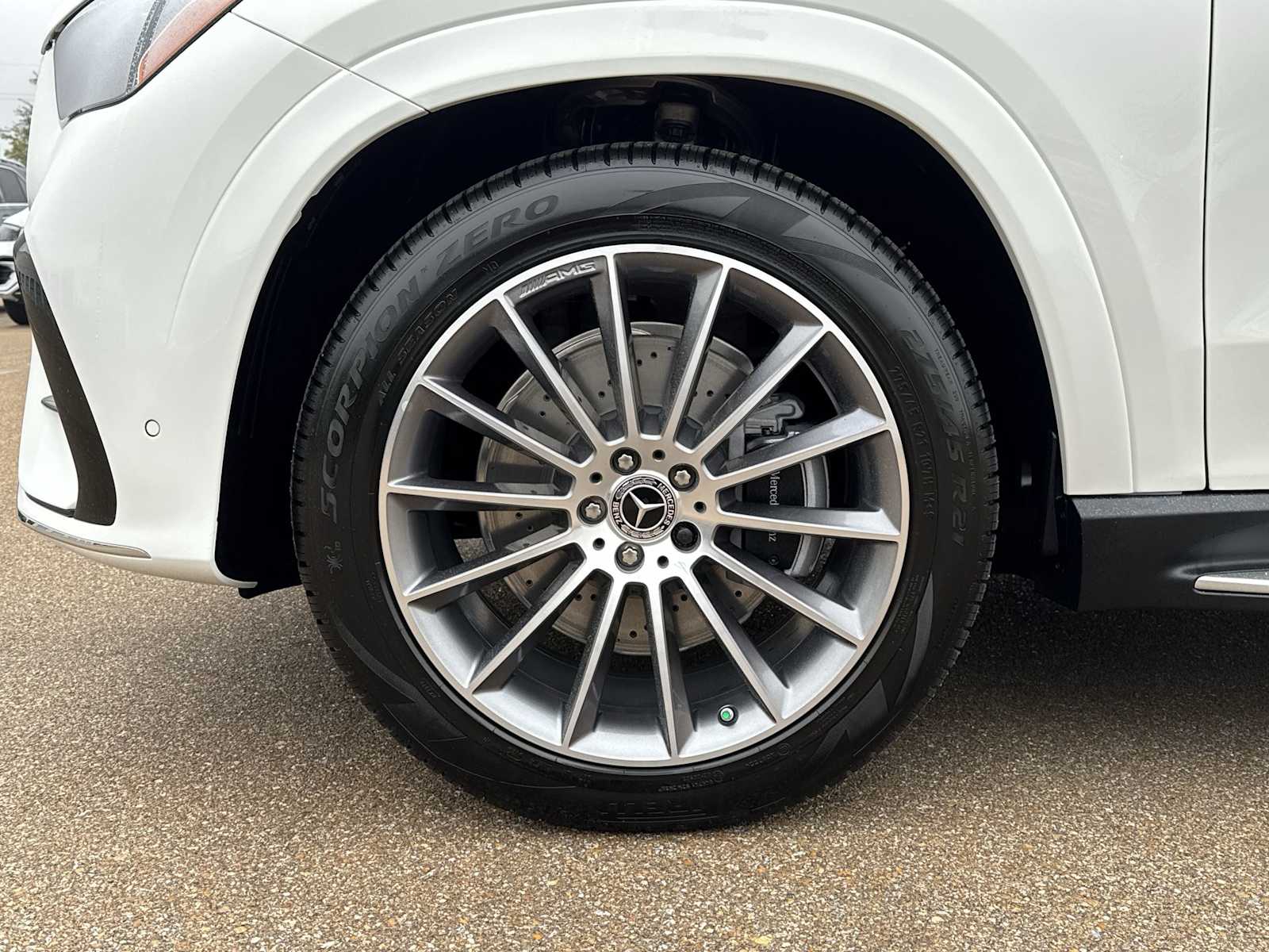 Thumbnail: 2026 Mercedes-Benz GLE - 12