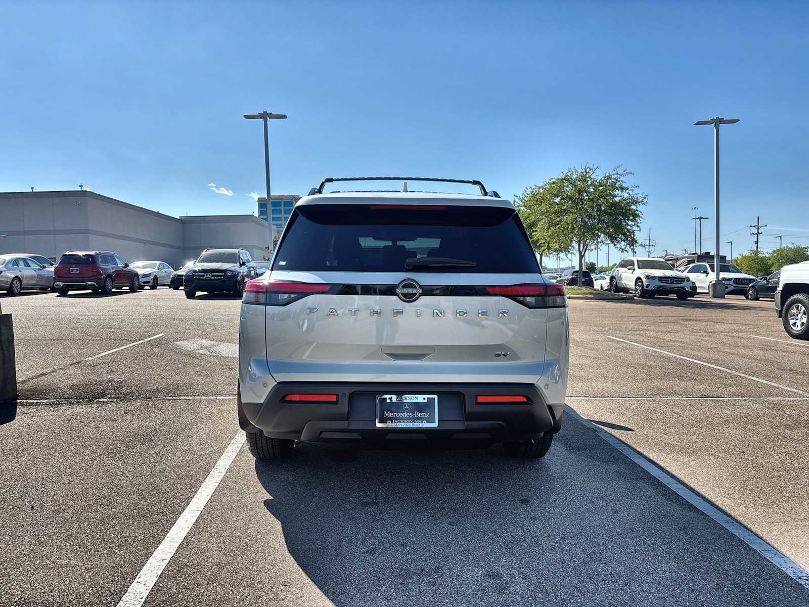 Thumbnail: 2022 Nissan Pathfinder - 7