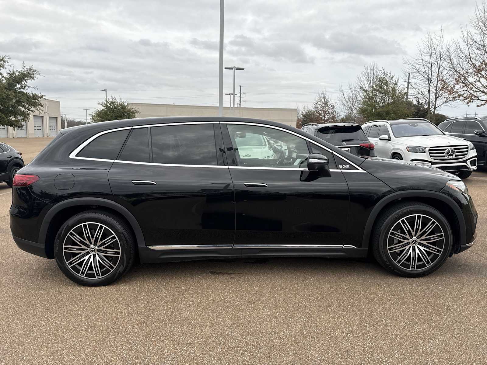 Thumbnail: 2023 Mercedes-Benz EQS - 6