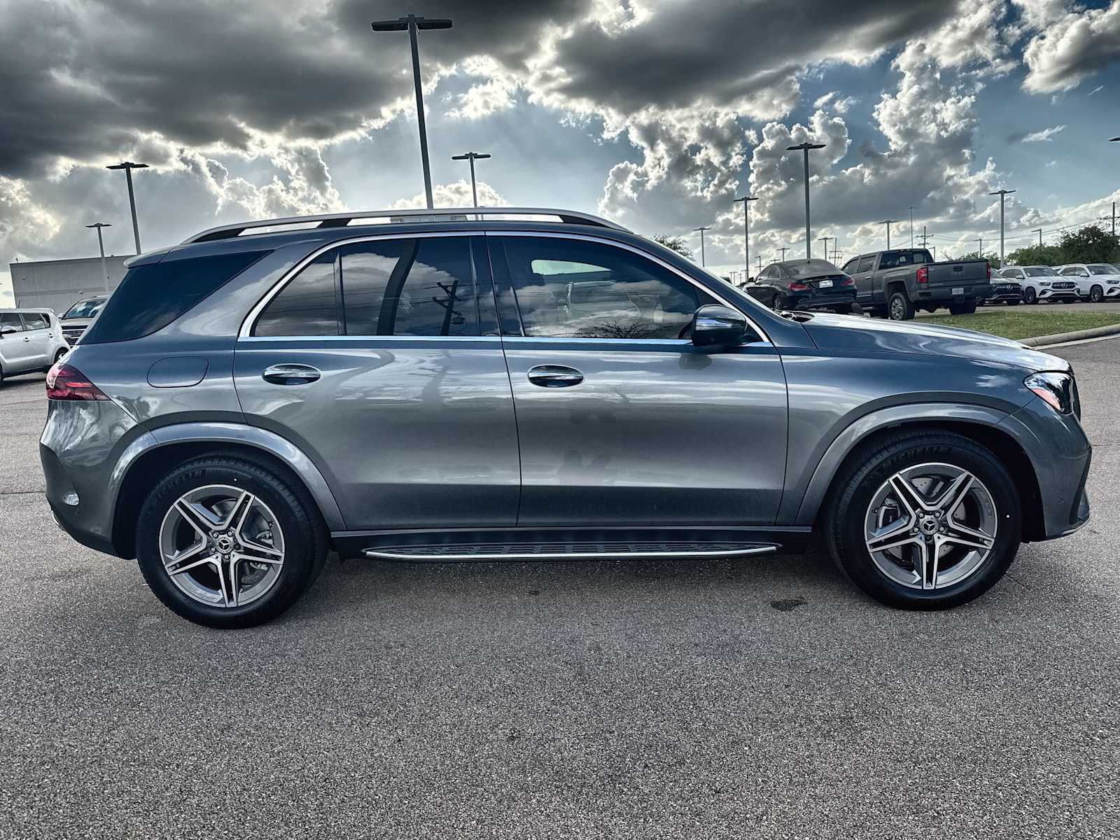 Thumbnail: 2026 Mercedes-Benz GLE - 10