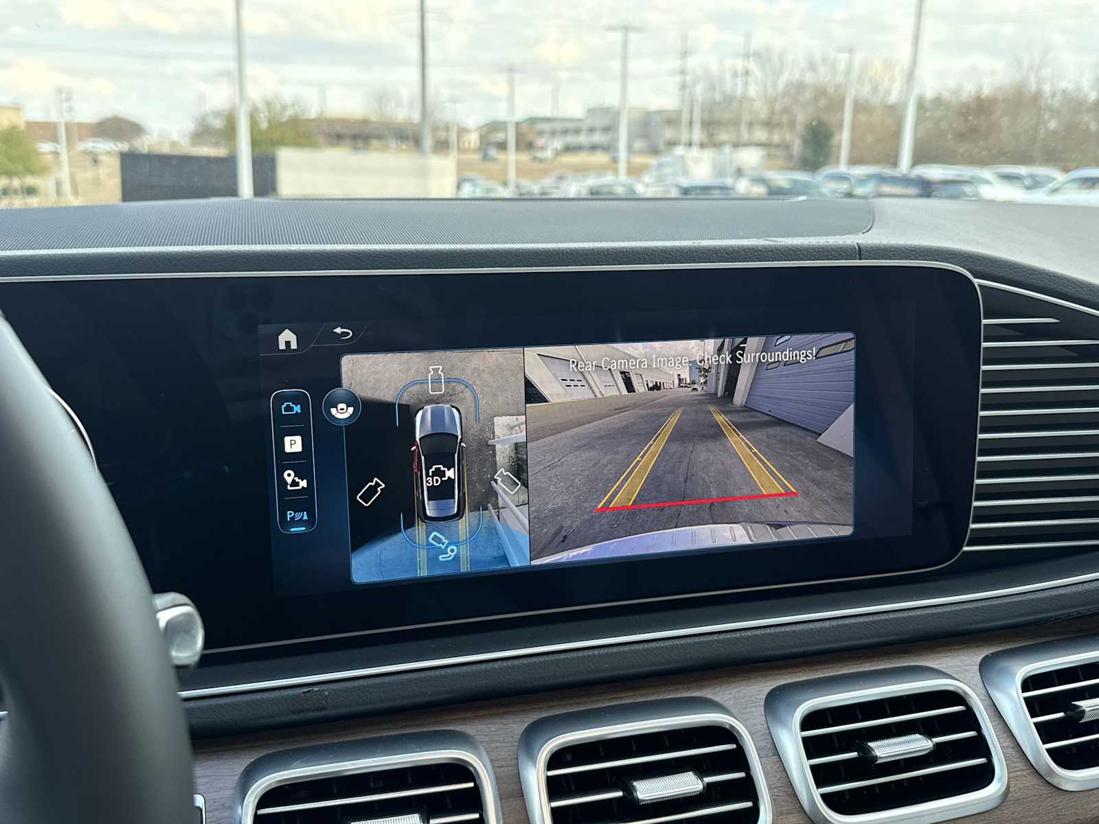 Thumbnail: 2026 Mercedes-Benz GLE - 23