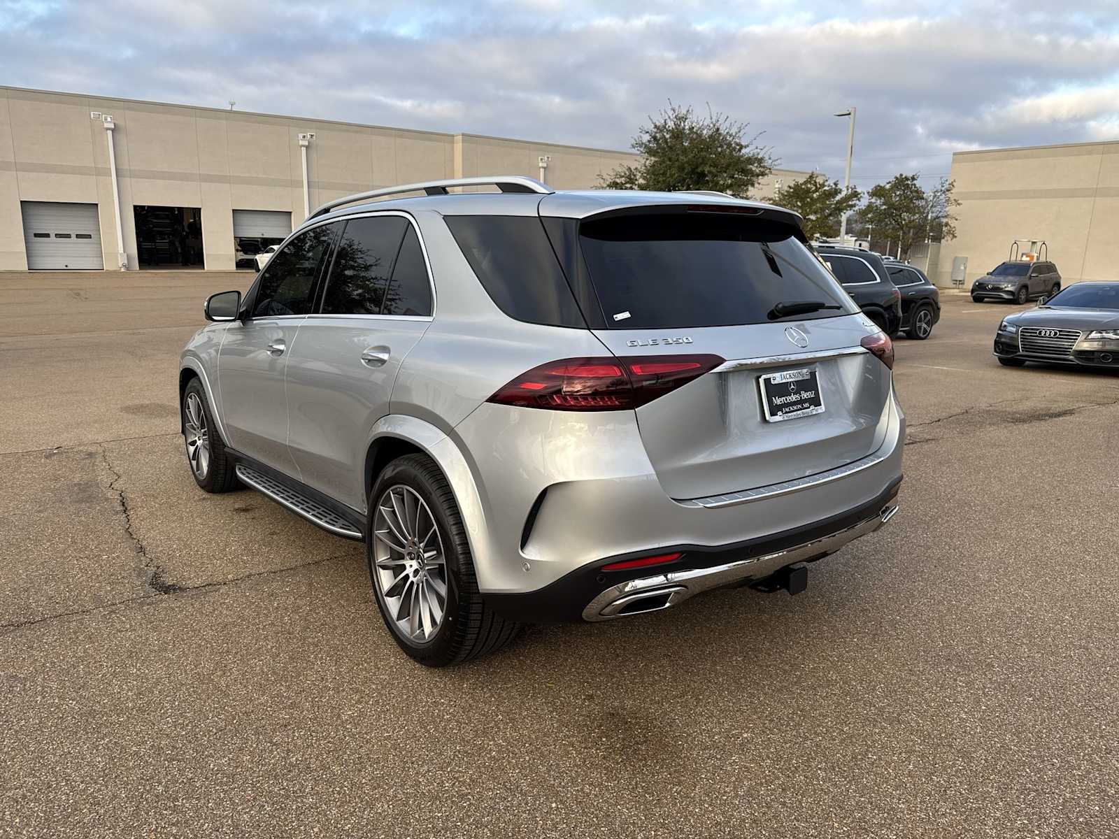 Thumbnail: 2026 Mercedes-Benz GLE - 4