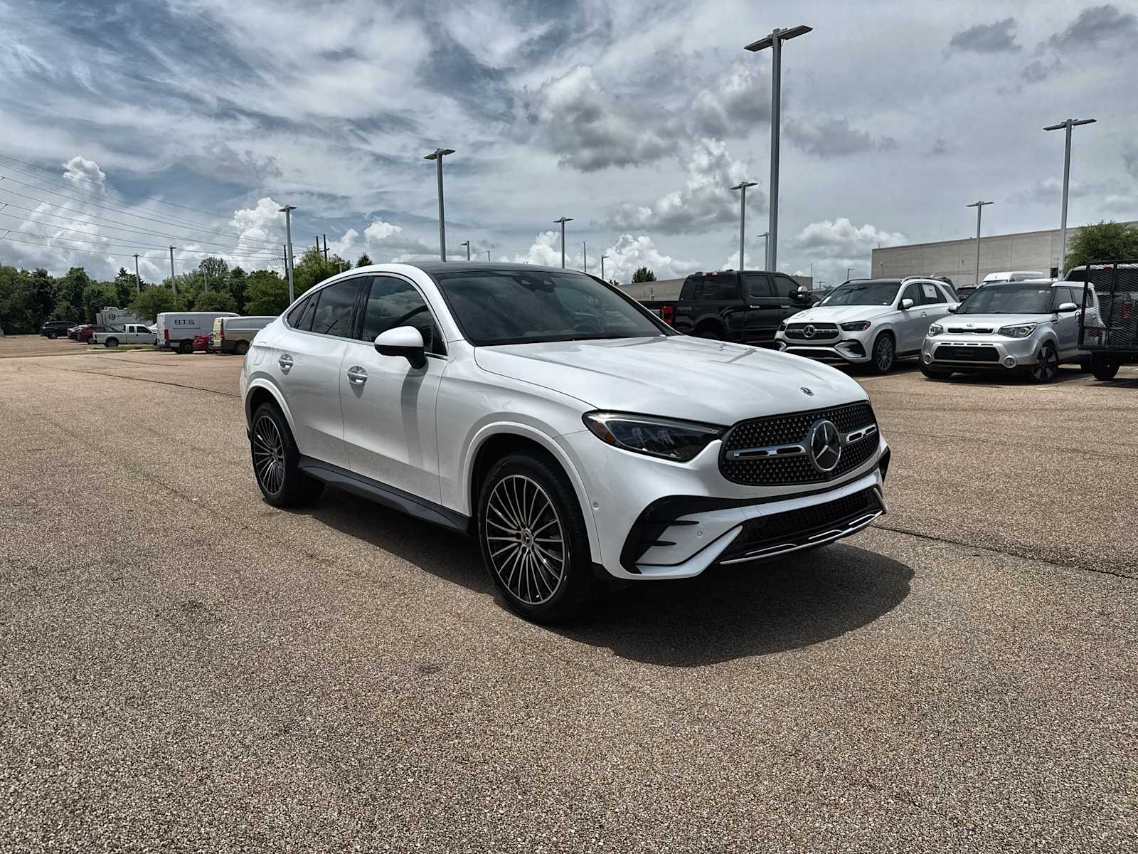 Thumbnail: 2026 Mercedes-Benz GLC - 11