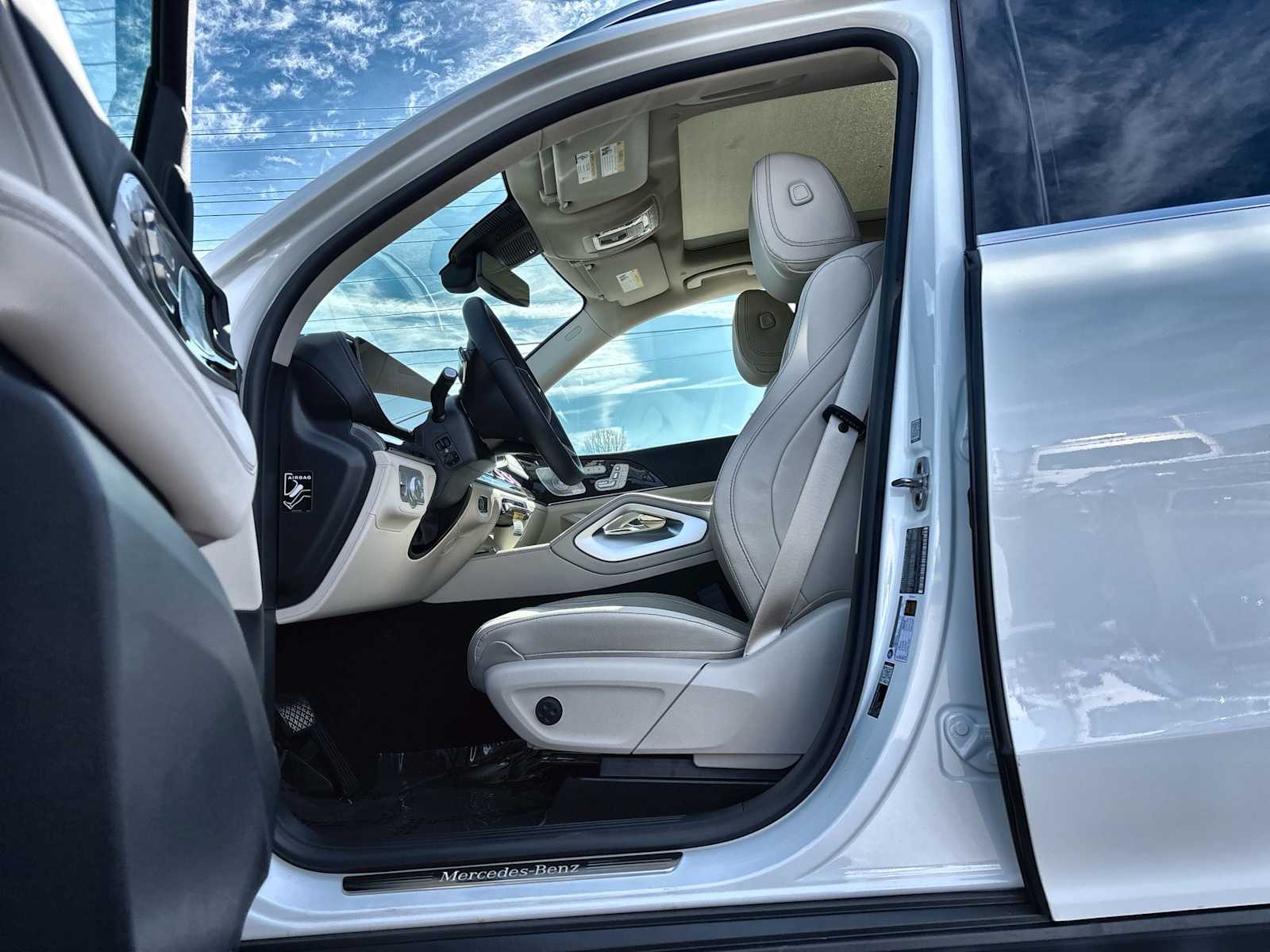 Thumbnail: 2026 Mercedes-Benz GLE - 2