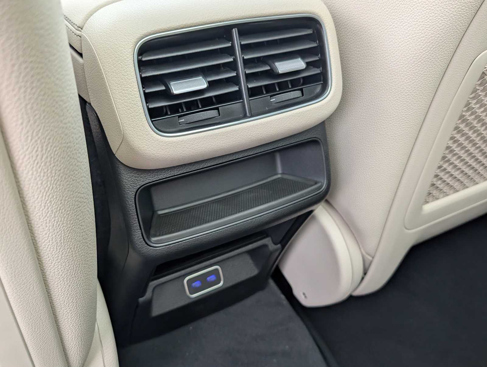 Thumbnail: 2026 Mercedes-Benz GLE - 26