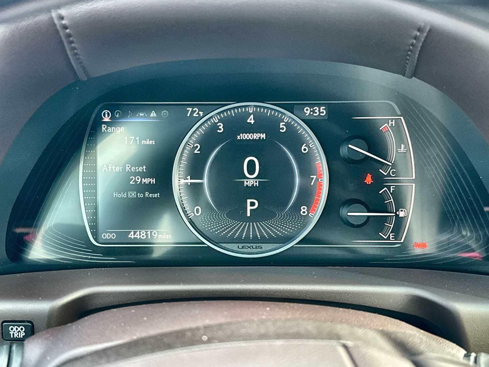 Thumbnail: 2021 Lexus ES - 24