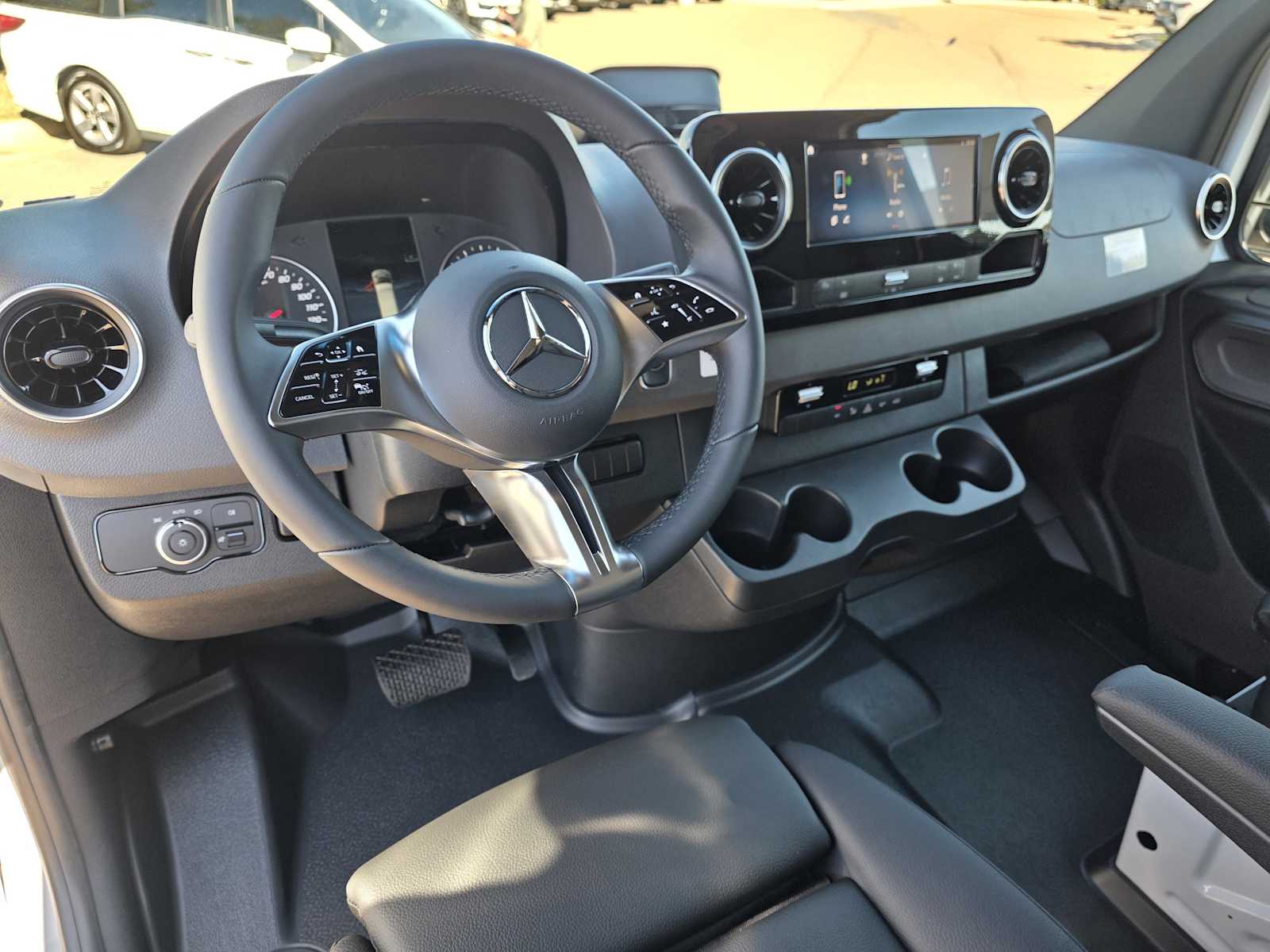 Thumbnail: 2026 Mercedes-Benz Sprinter - 12