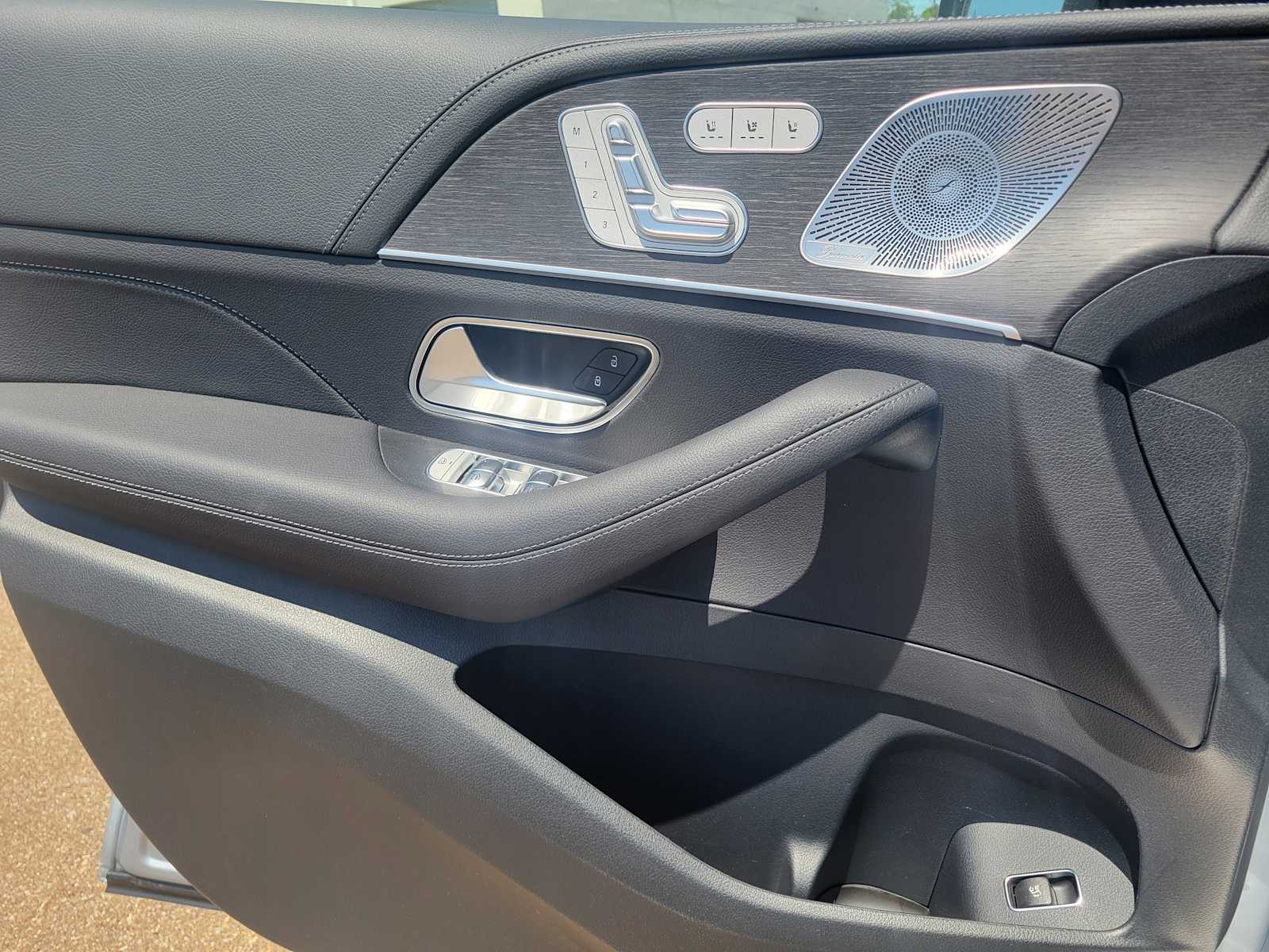 Thumbnail: 2025 Mercedes-Benz GLS - 13