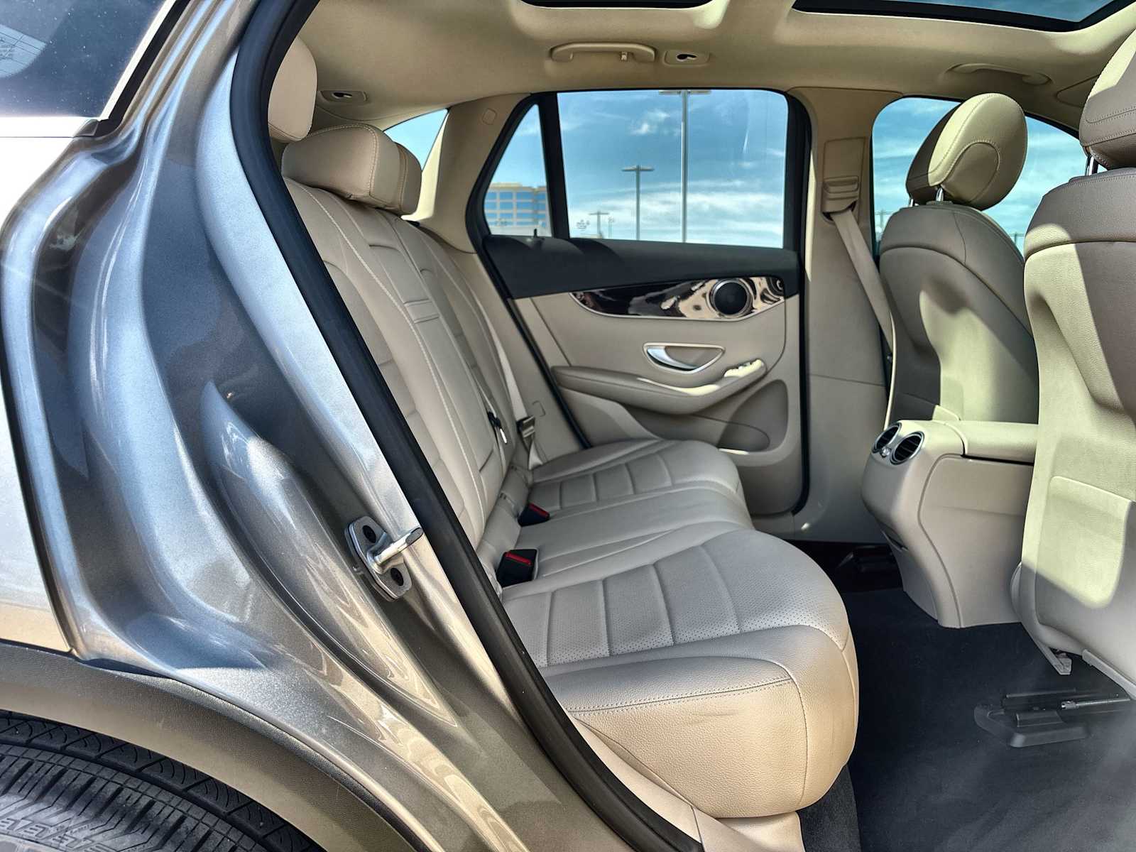 Thumbnail: 2021 Mercedes-Benz GLC - 19