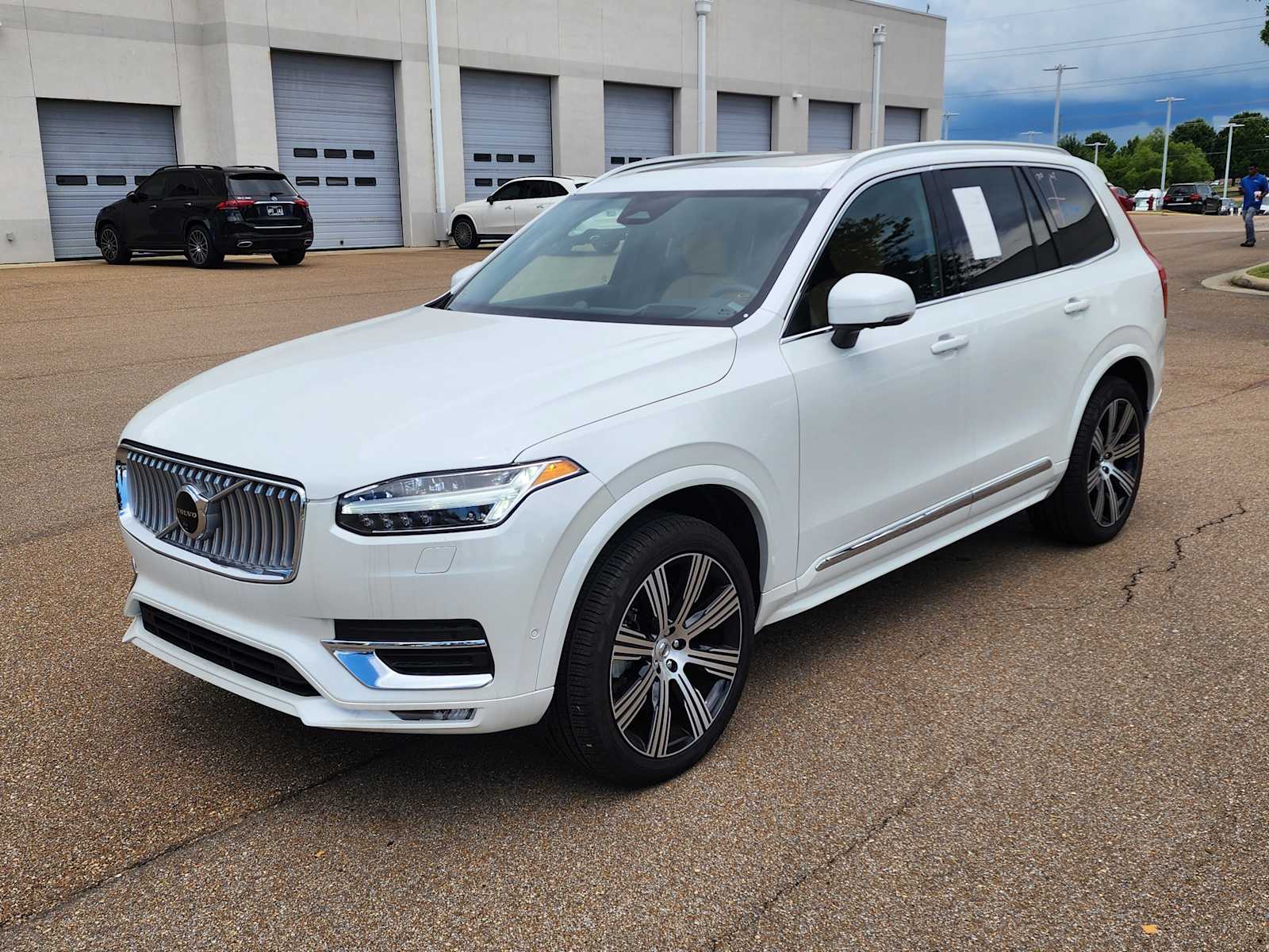 Thumbnail: 2025 Volvo XC90 - 1
