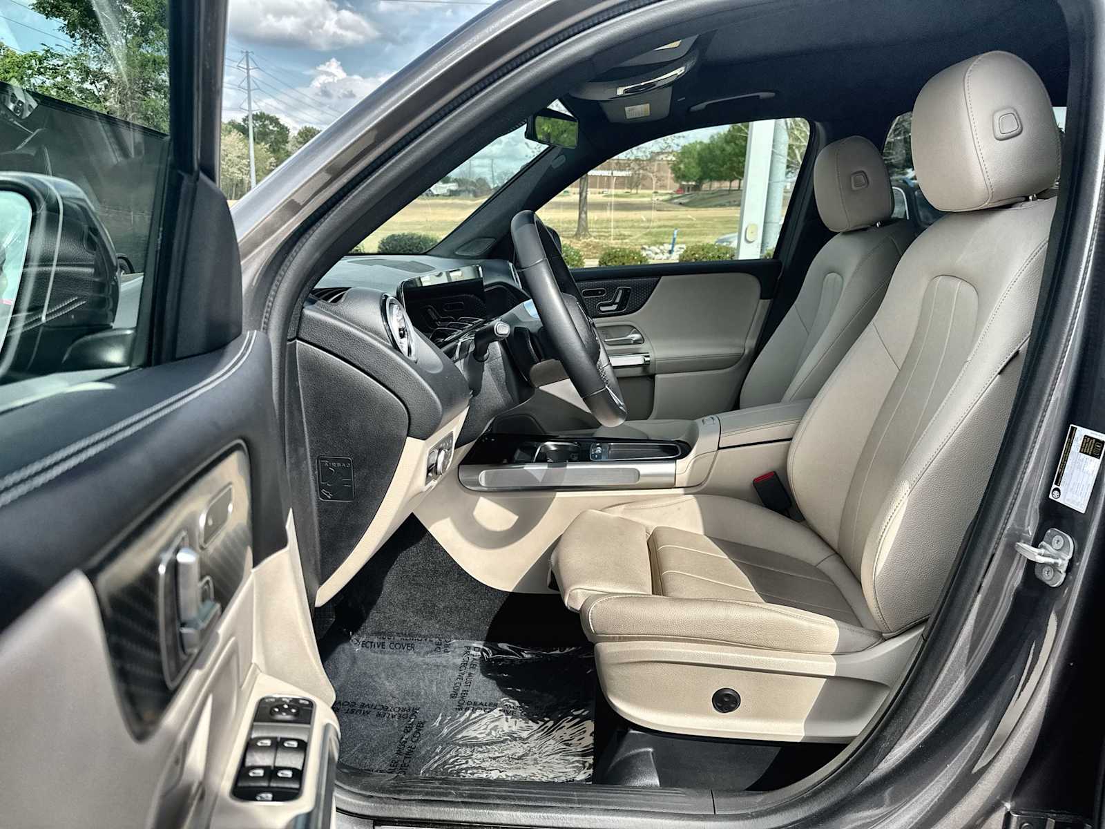 Thumbnail: 2025 Mercedes-Benz GLB - 2