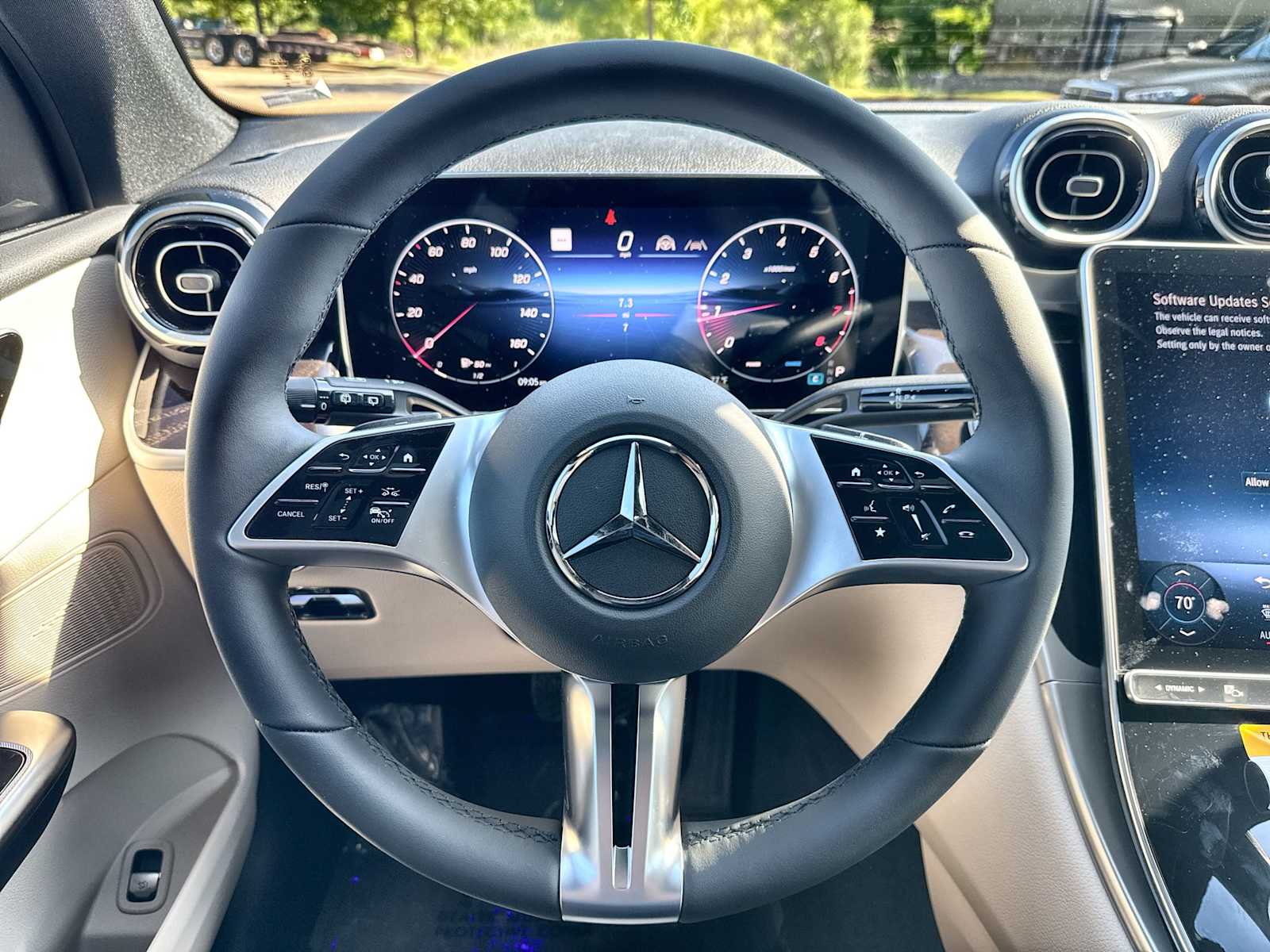 Thumbnail: 2026 Mercedes-Benz GLC - 21