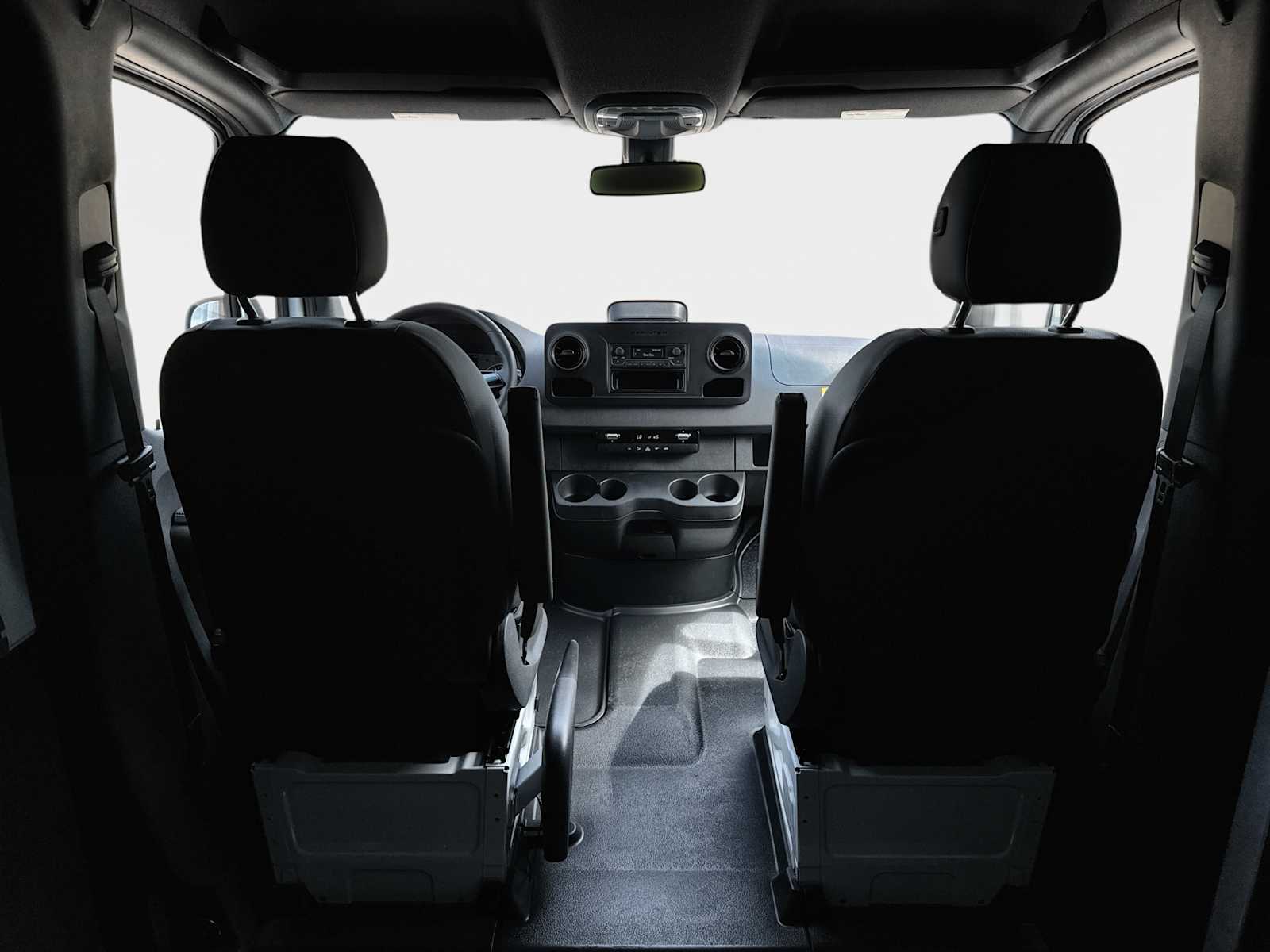 Thumbnail: 2026 Mercedes-Benz Sprinter - 17