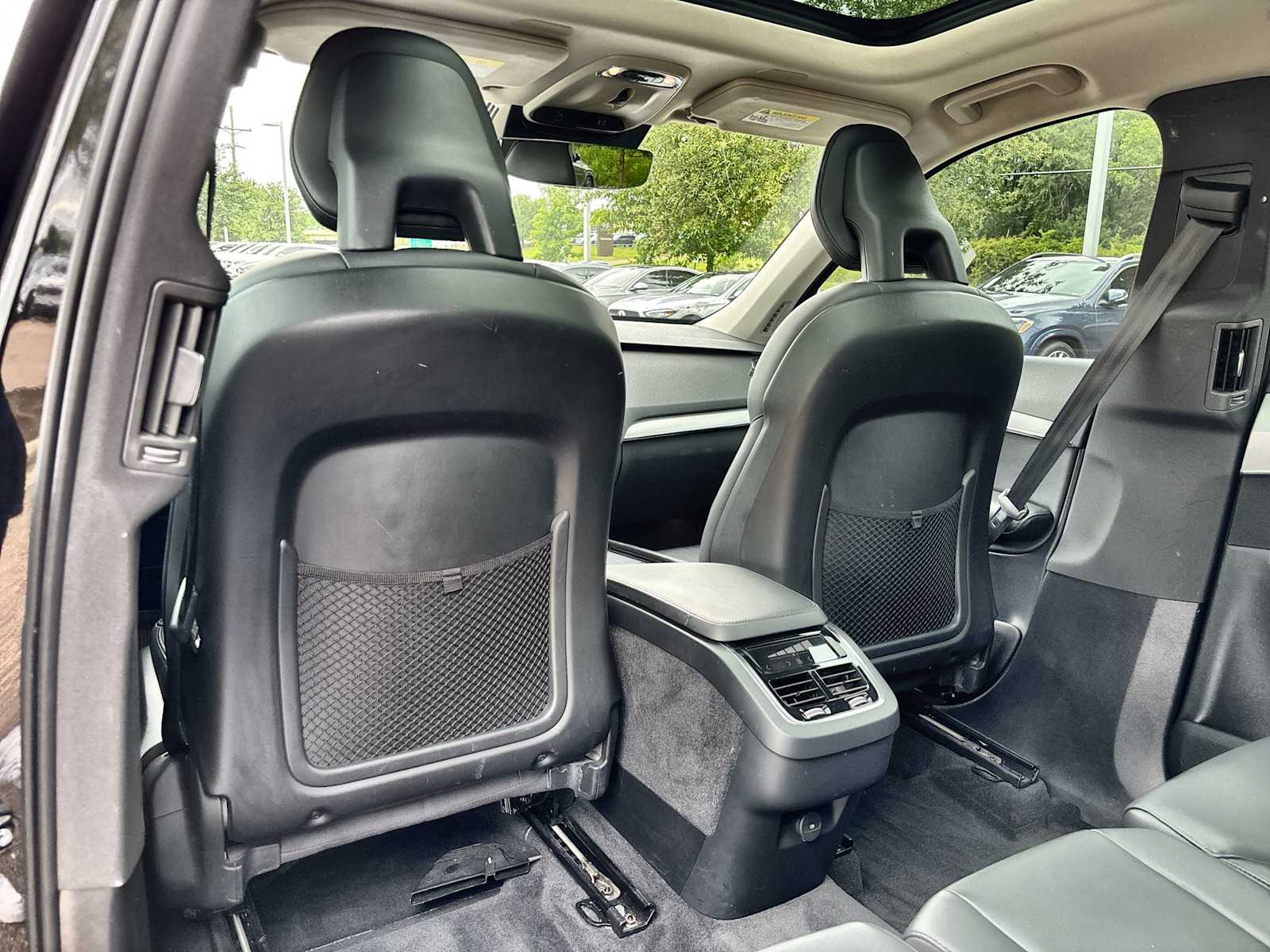 Thumbnail: 2021 Volvo XC90 - 18