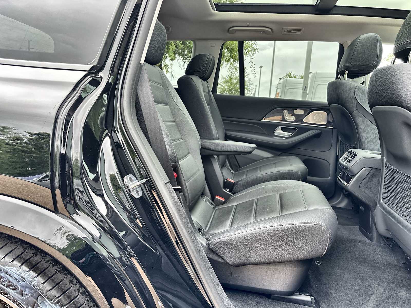 Thumbnail: 2026 Mercedes-Benz GLS - 19
