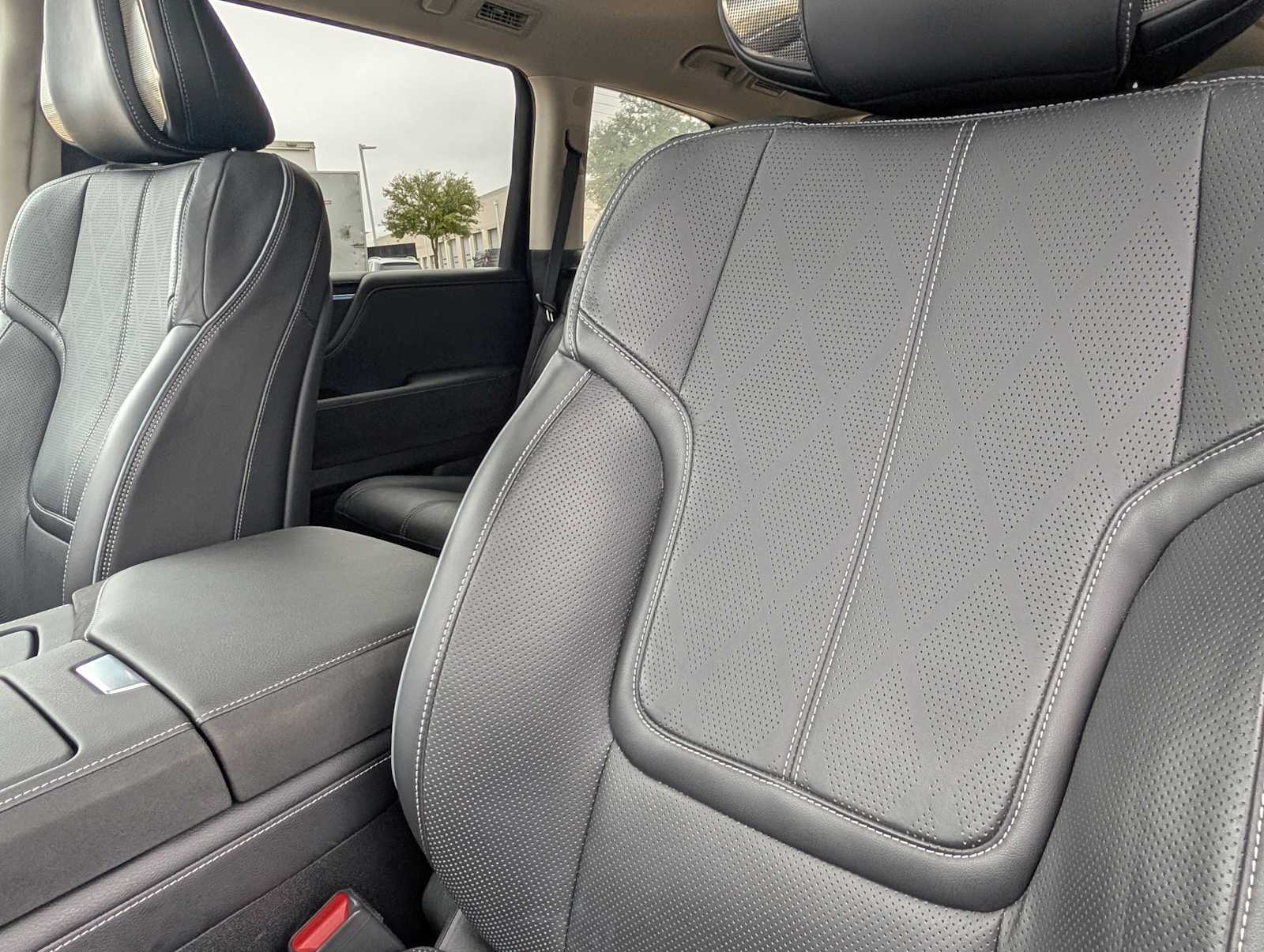 Thumbnail: 2025 INFINITI QX80 - 19