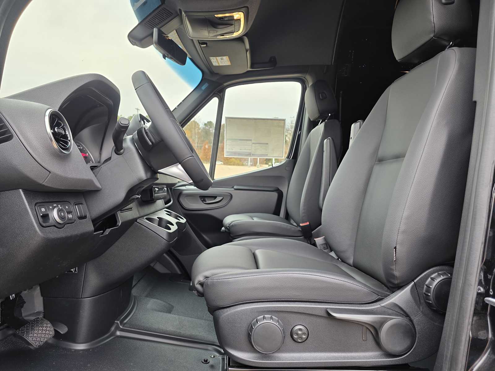 Thumbnail: 2026 Mercedes-Benz Sprinter - 13