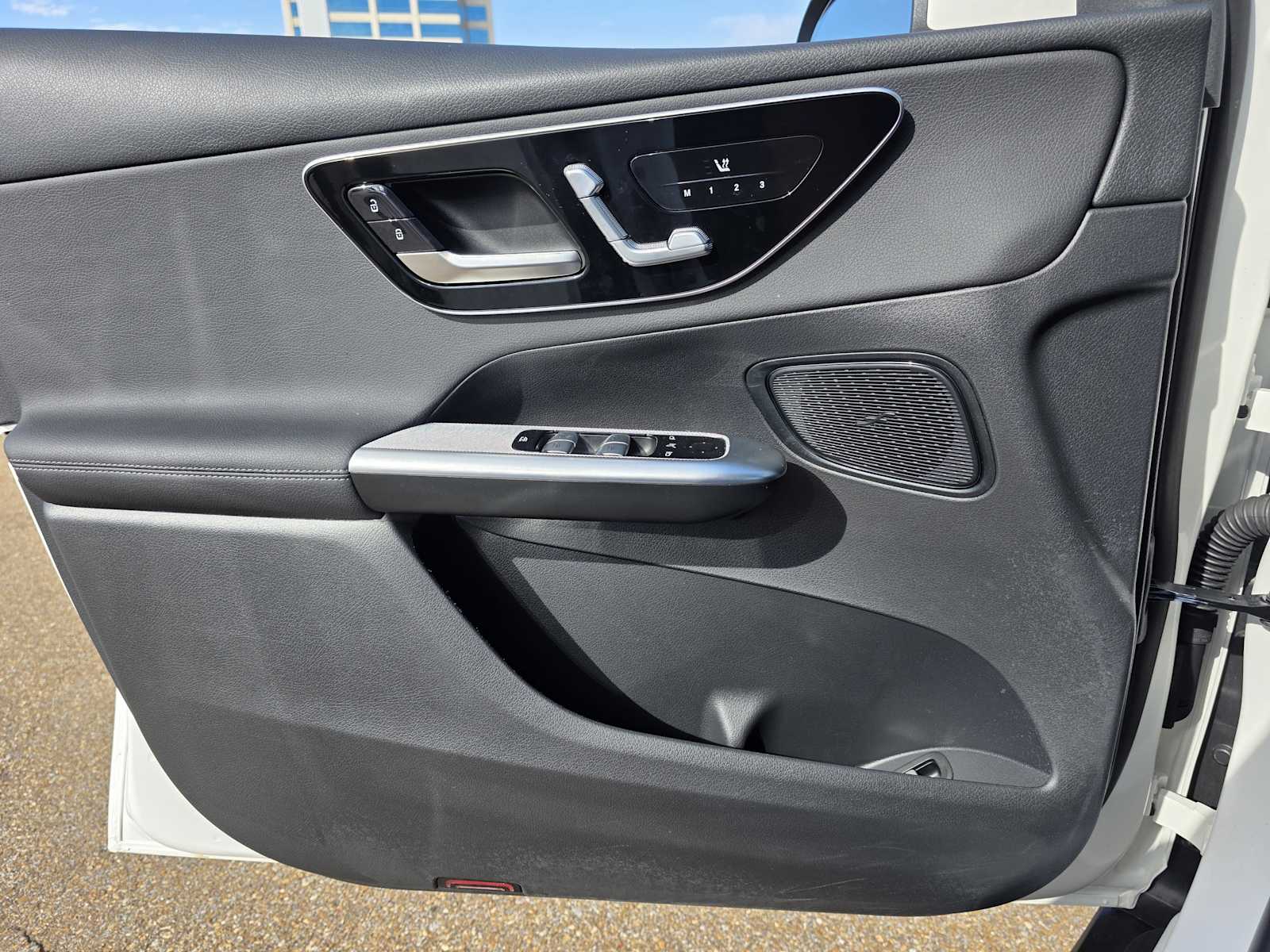 Thumbnail: 2025 Mercedes-Benz GLC - 17