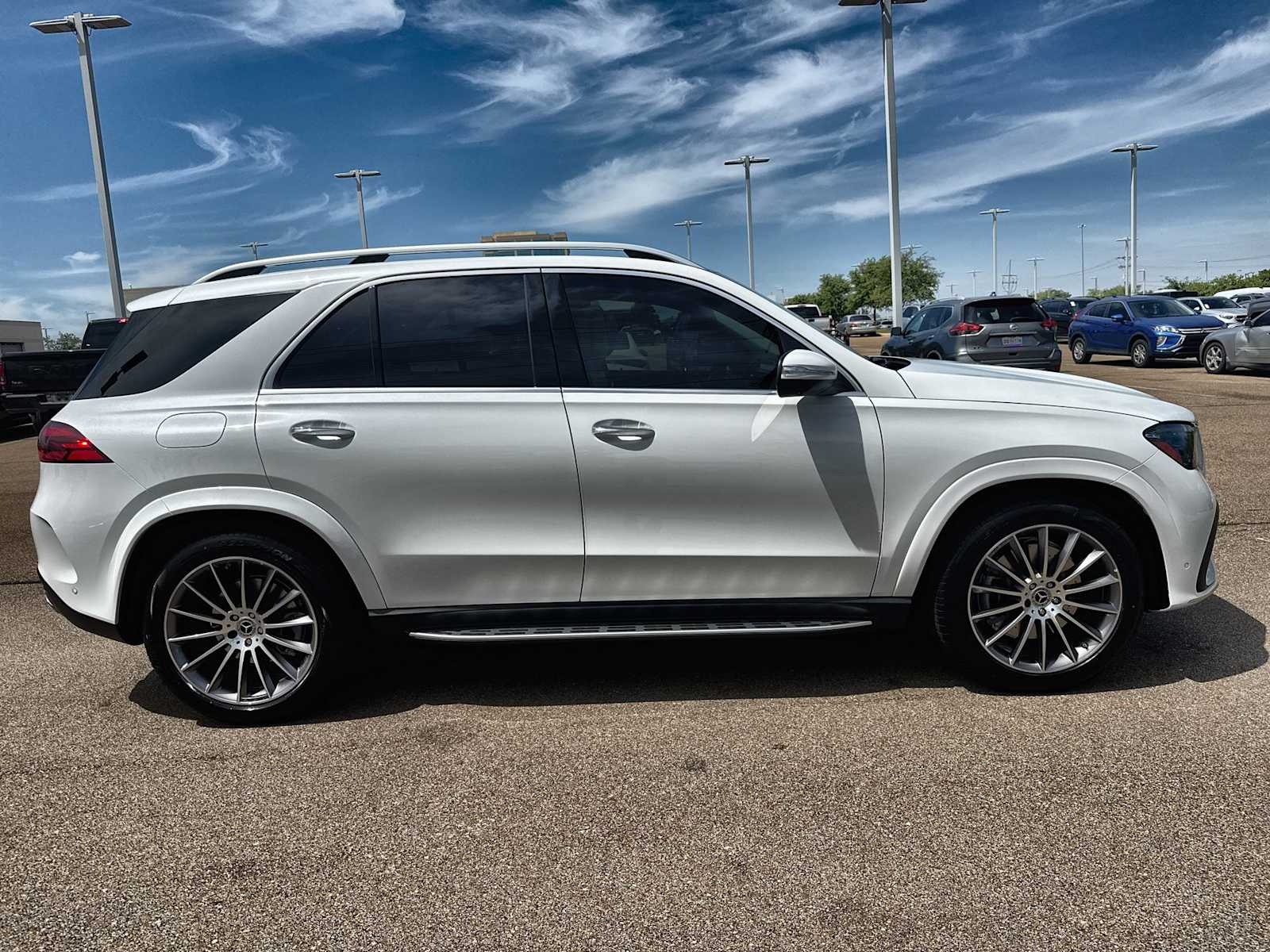 Thumbnail: 2026 Mercedes-Benz GLE - 10