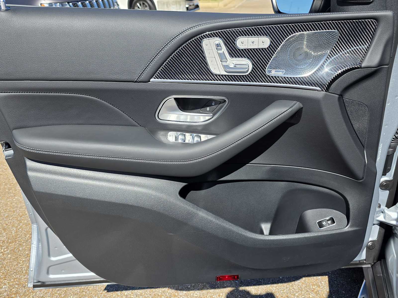 Thumbnail: 2026 Mercedes-Benz GLE - 16