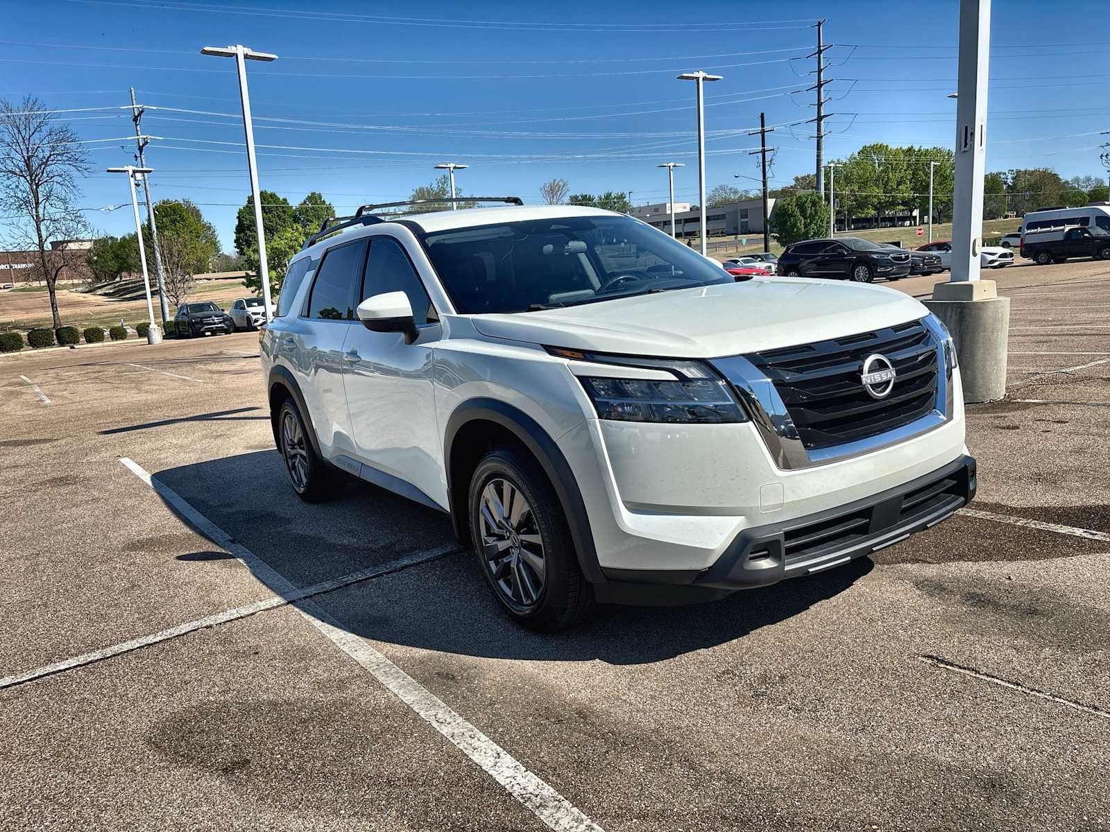 Thumbnail: 2022 Nissan Pathfinder - 11