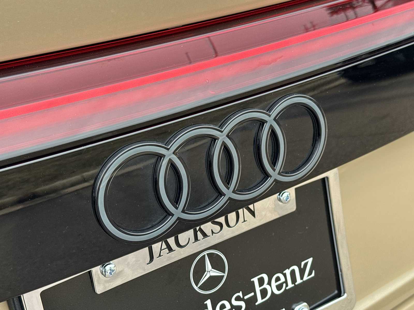 Thumbnail: 2024 Audi SQ8 - 10