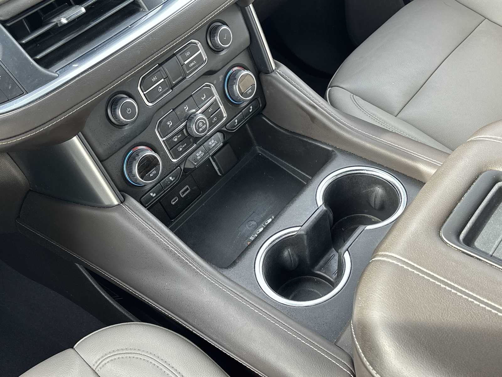 Thumbnail: 2022 Chevrolet Tahoe - 22