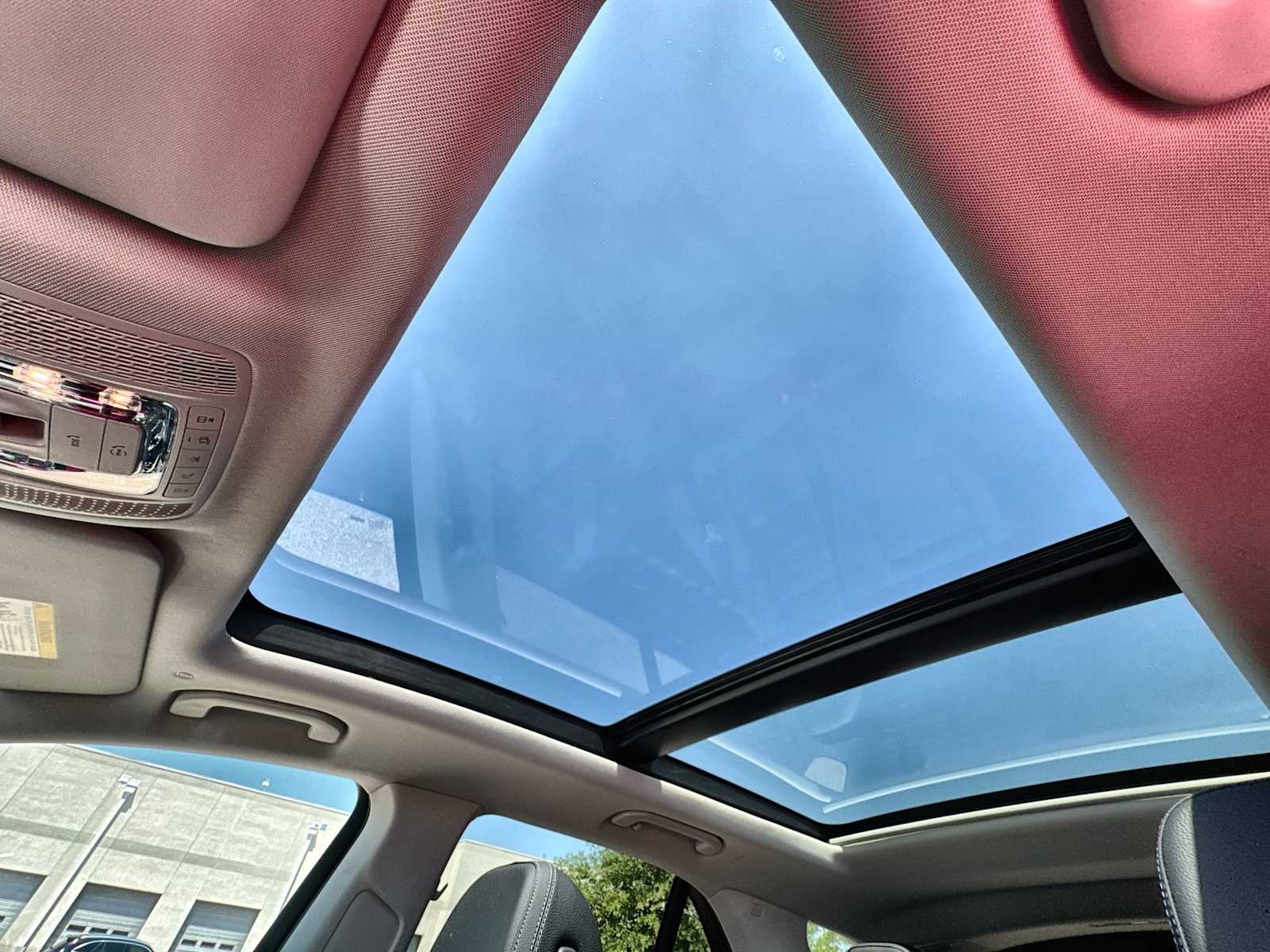 Thumbnail: 2026 Mercedes-Benz GLE - 28