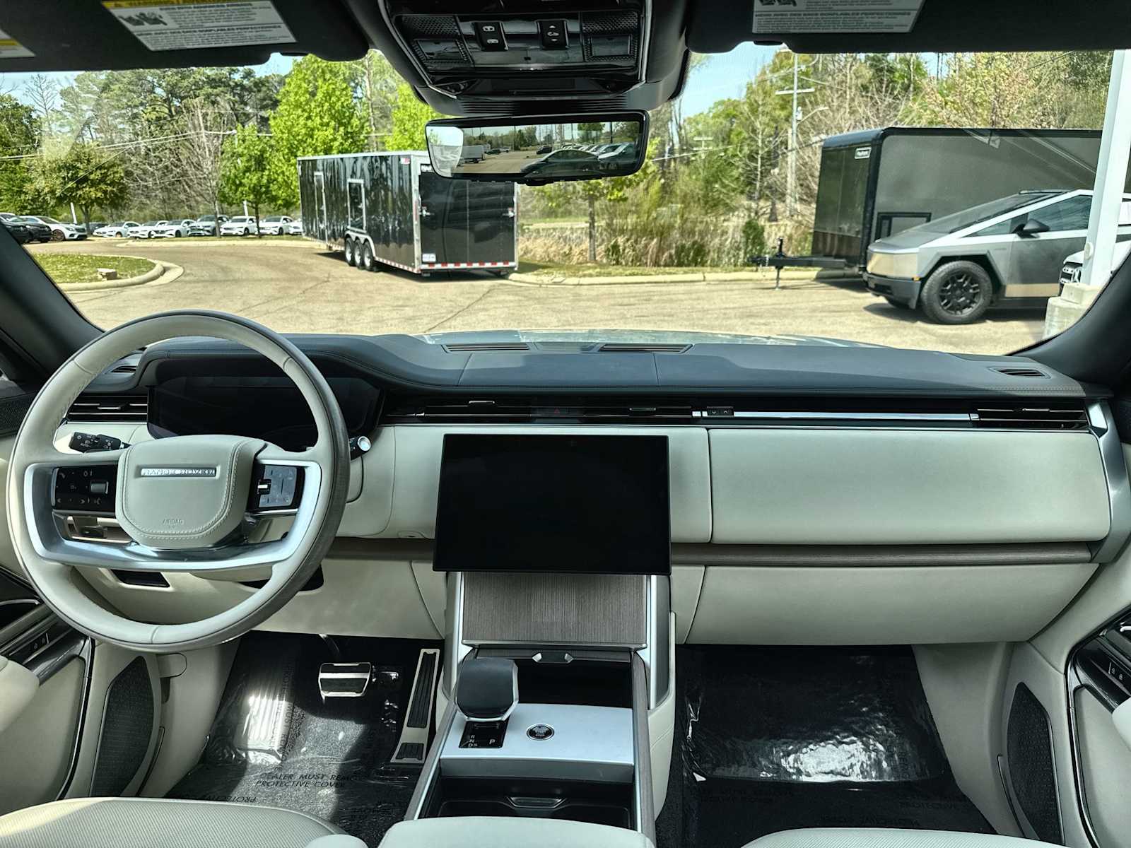 Thumbnail: 2025 Land Rover Range Rover - 20