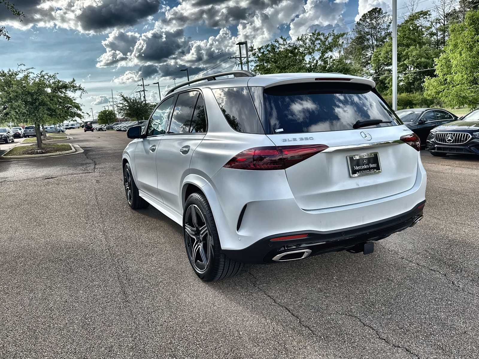 Thumbnail: 2026 Mercedes-Benz GLE - 6