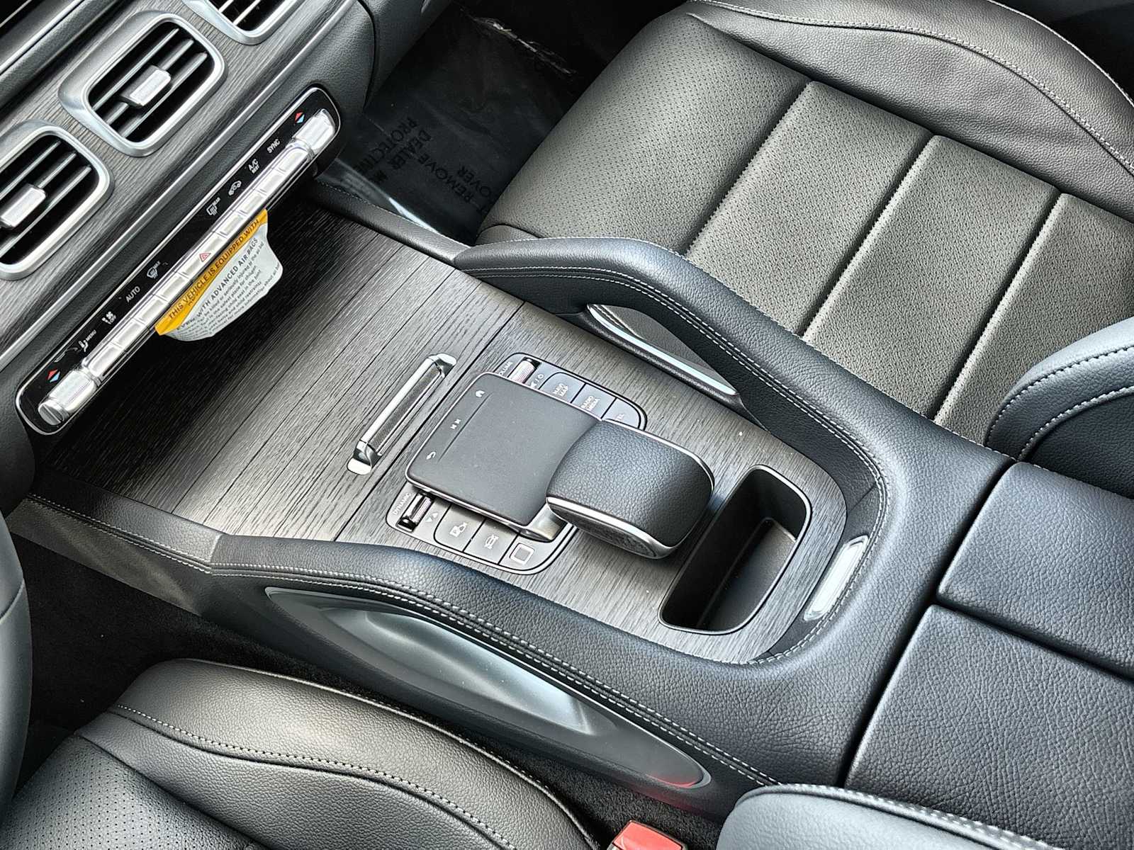 Thumbnail: 2026 Mercedes-Benz GLE - 22