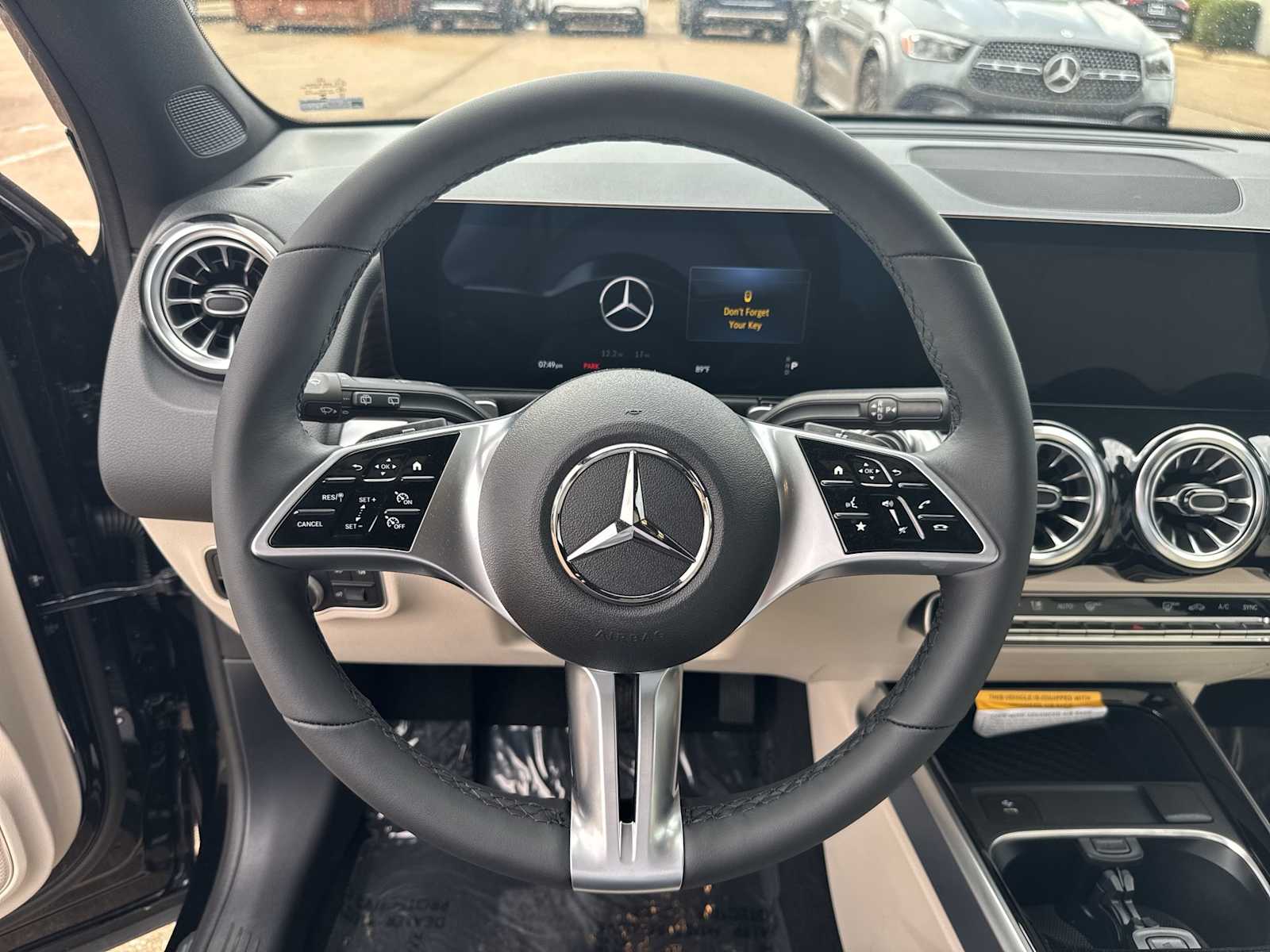 Thumbnail: 2026 Mercedes-Benz GLB - 21