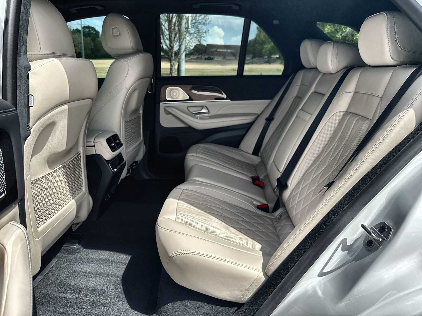 Thumbnail: 2026 Mercedes-Benz GL-Class - 4