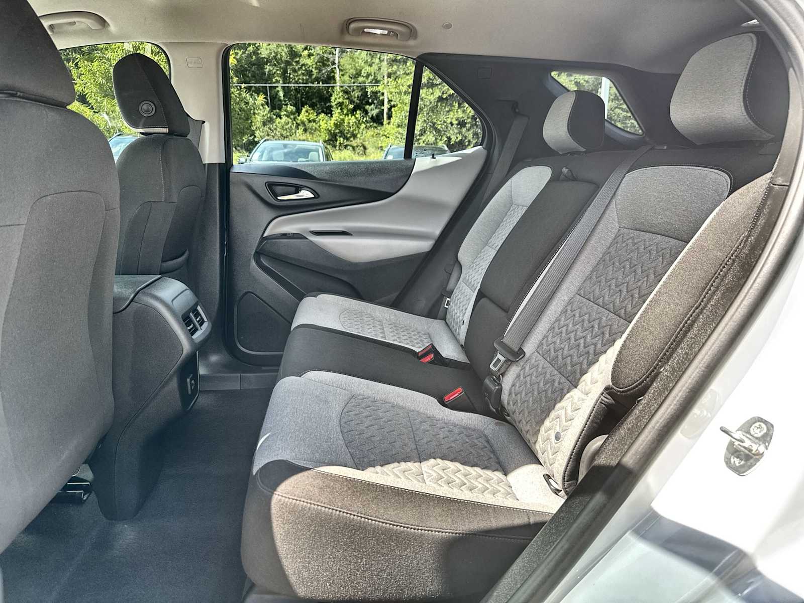 Thumbnail: 2022 Chevrolet Equinox - 4