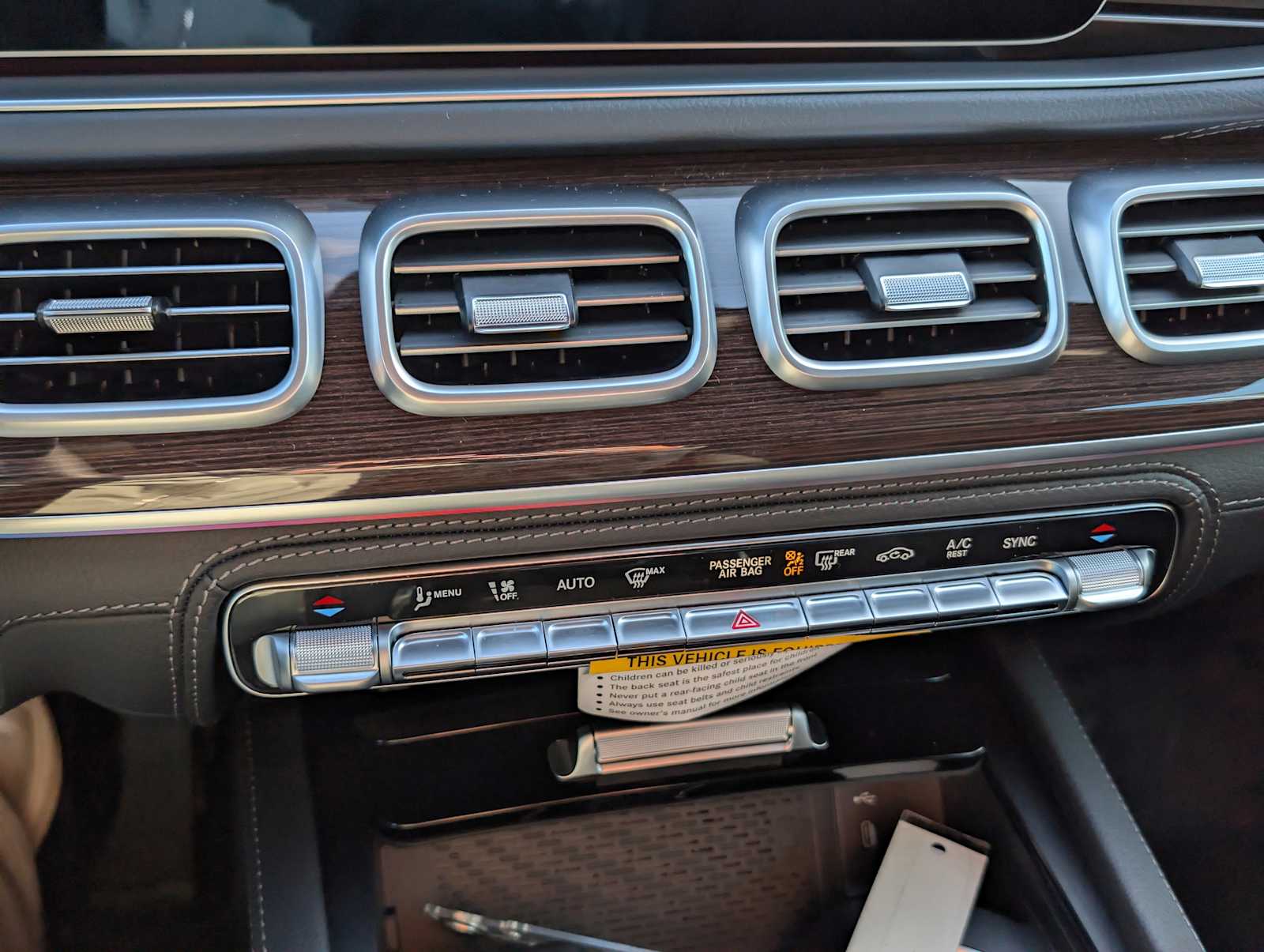 Thumbnail: 2026 Mercedes-Benz GLE - 16