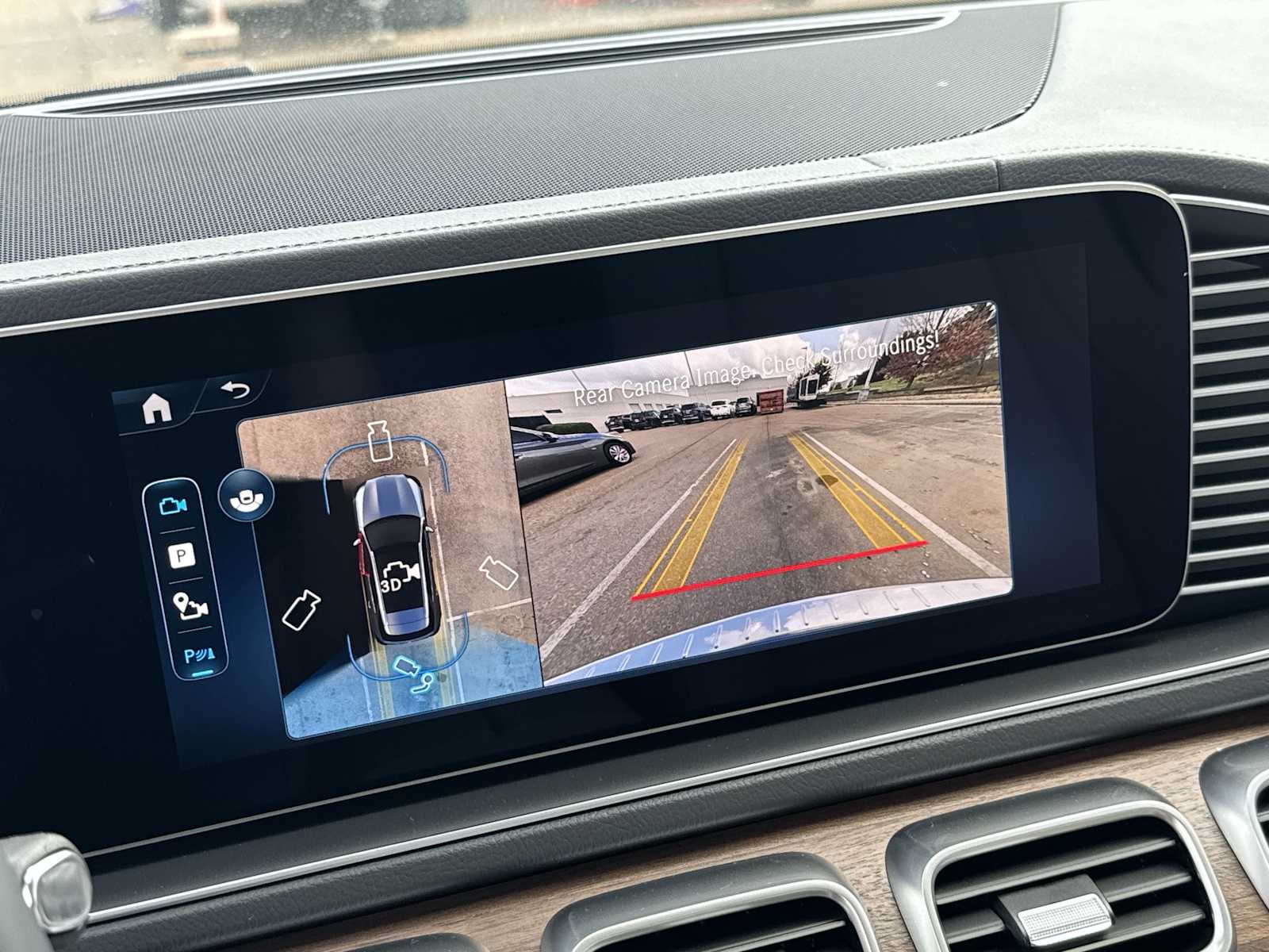 Thumbnail: 2026 Mercedes-Benz GLE - 23