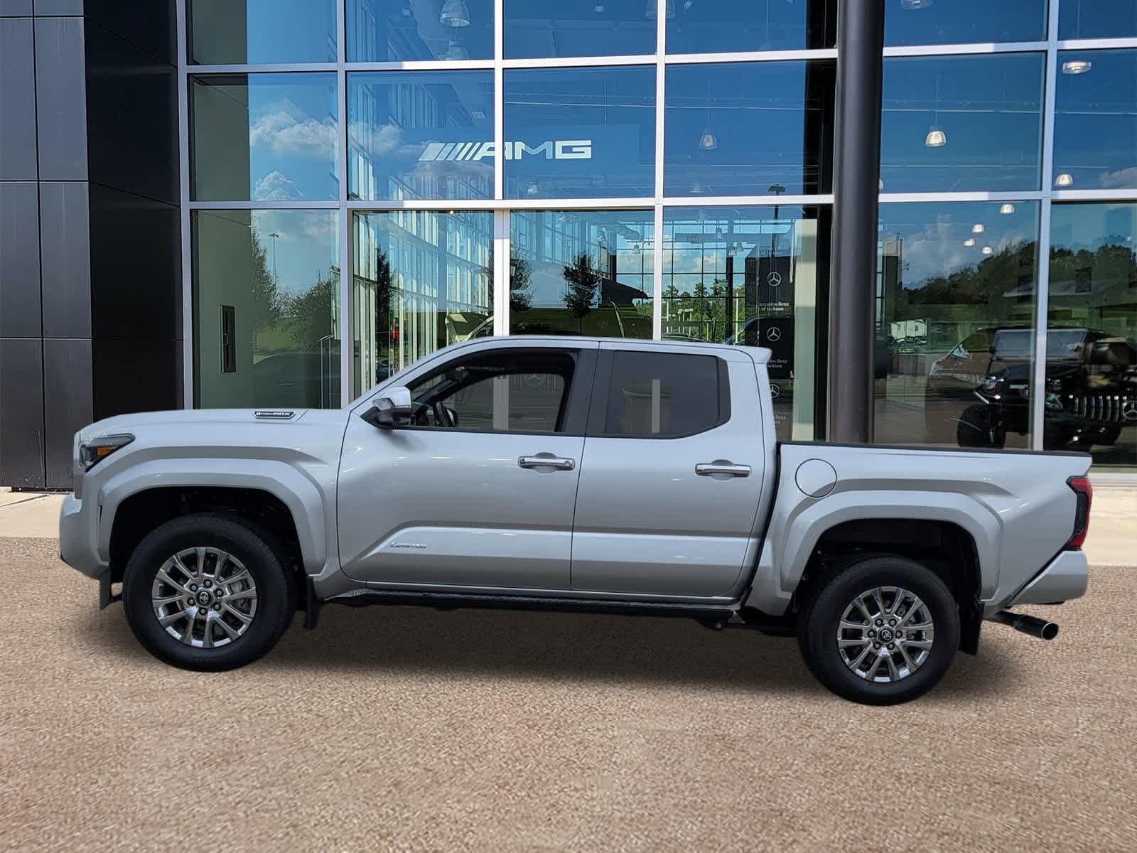 Thumbnail: 2024 Toyota Tacoma - 9