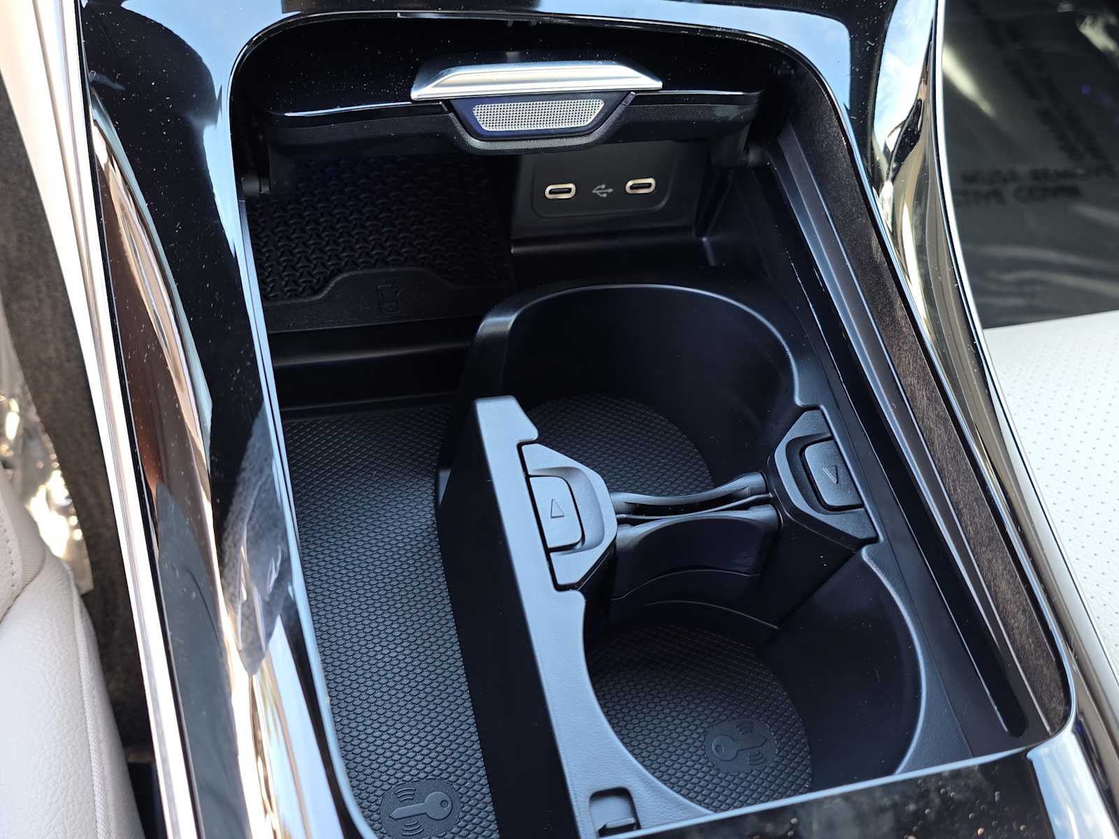 Thumbnail: 2026 Mercedes-Benz C-Class - 17