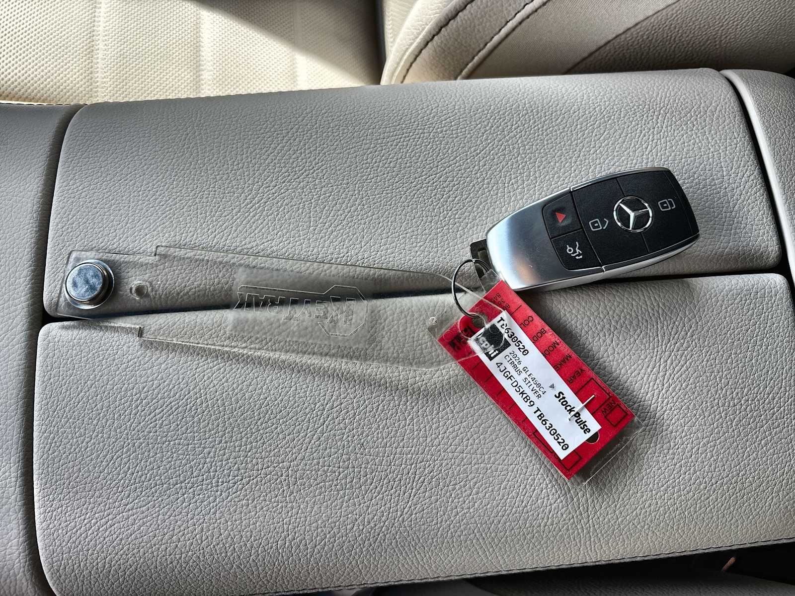 Thumbnail: 2026 Mercedes-Benz GLE - 26