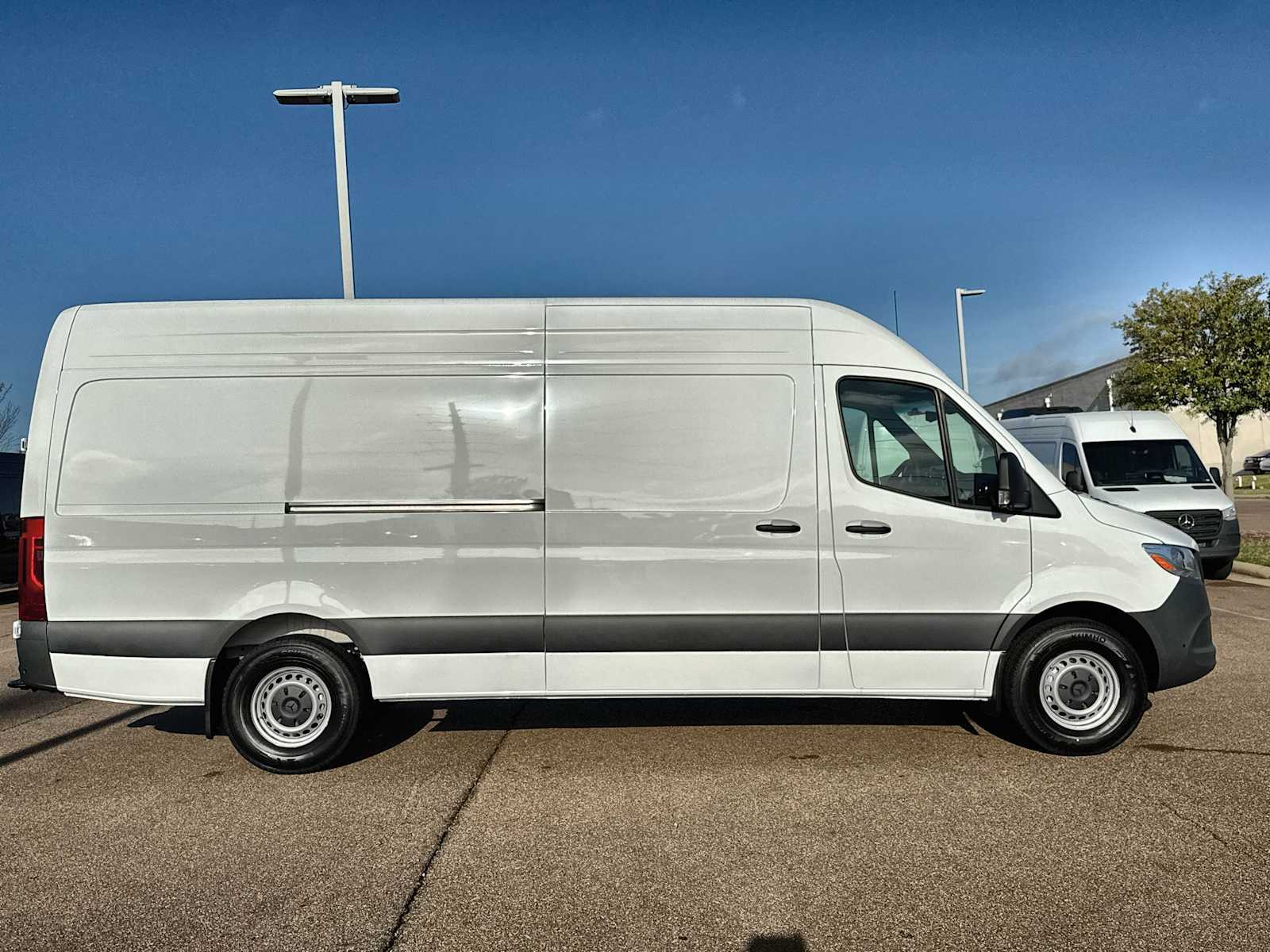 Thumbnail: 2026 Mercedes-Benz Sprinter - 9