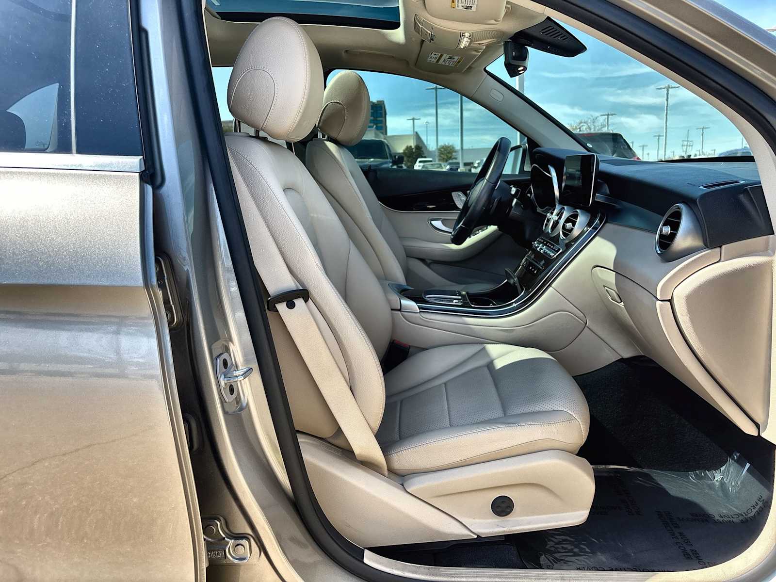 Thumbnail: 2021 Mercedes-Benz GLC - 9