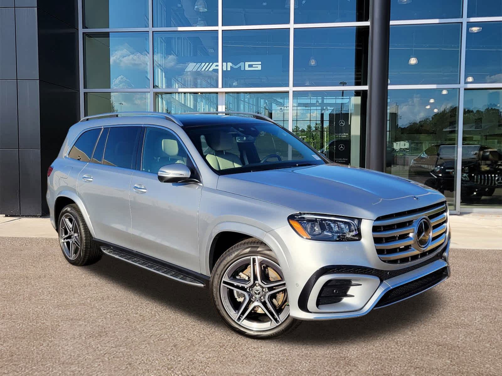 2025 Mercedes Benz GLS 450 photo 2