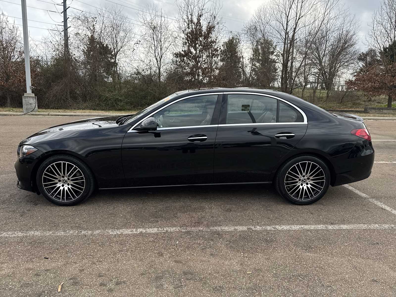 Thumbnail: 2023 Mercedes-Benz C-Class - 3