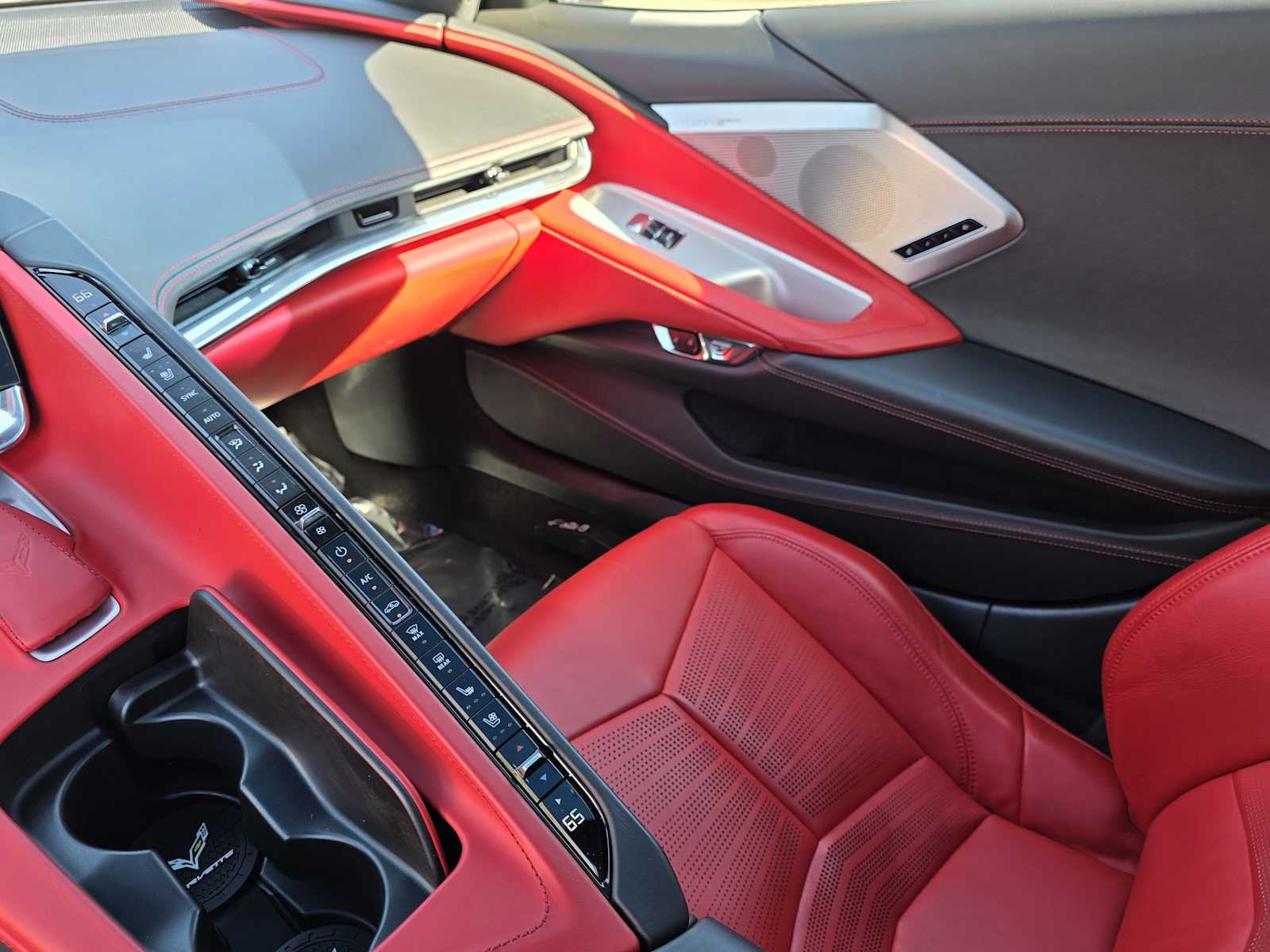 Thumbnail: 2020 Chevrolet Corvette - 20