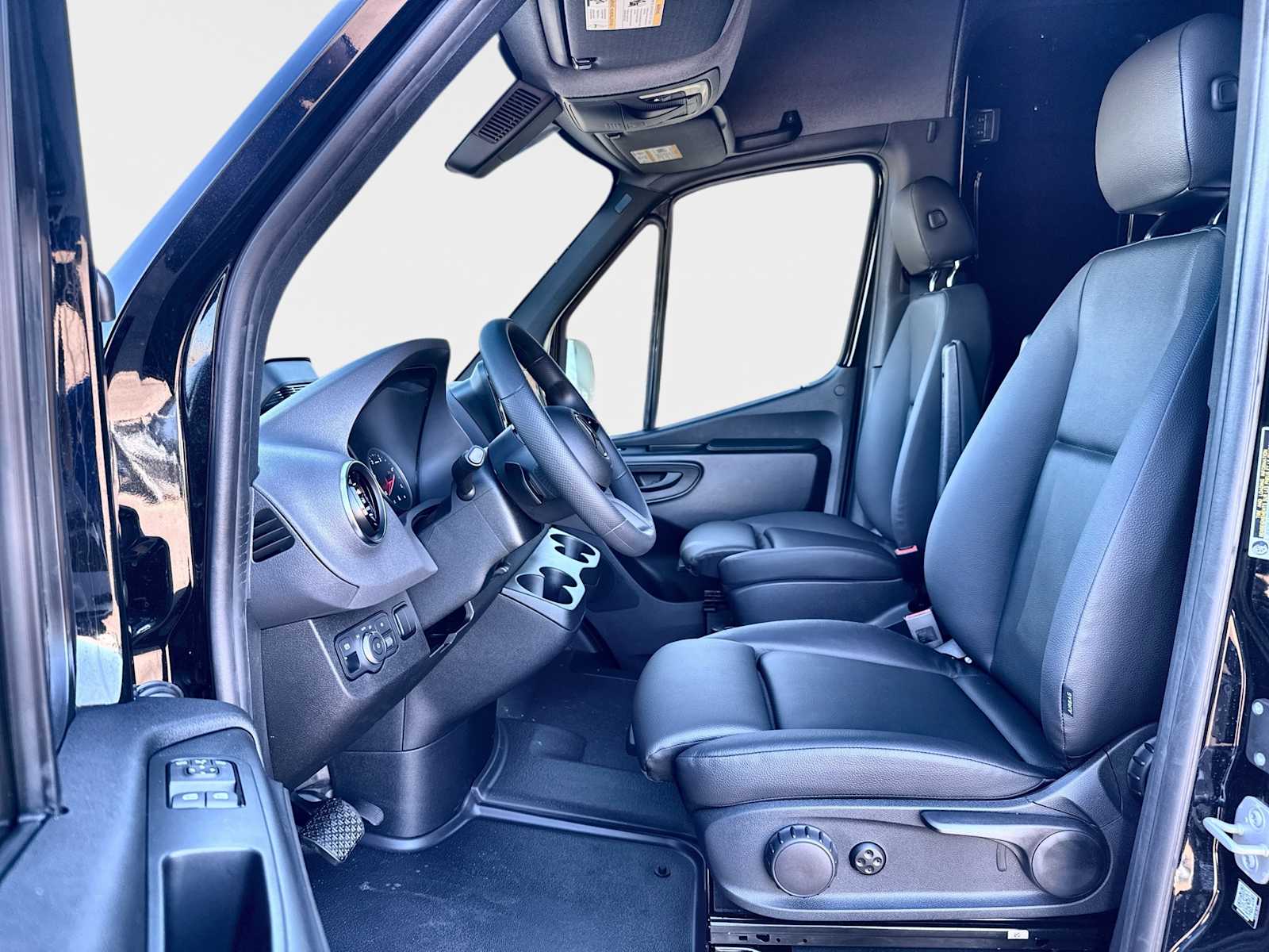 Thumbnail: 2026 Mercedes-Benz Sprinter - 2