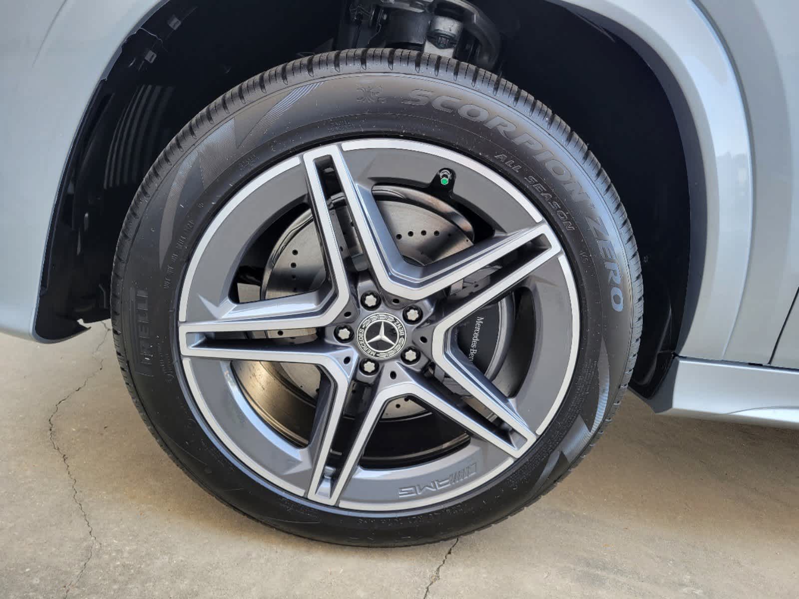 Thumbnail: 2025 Mercedes-Benz GLS - 29