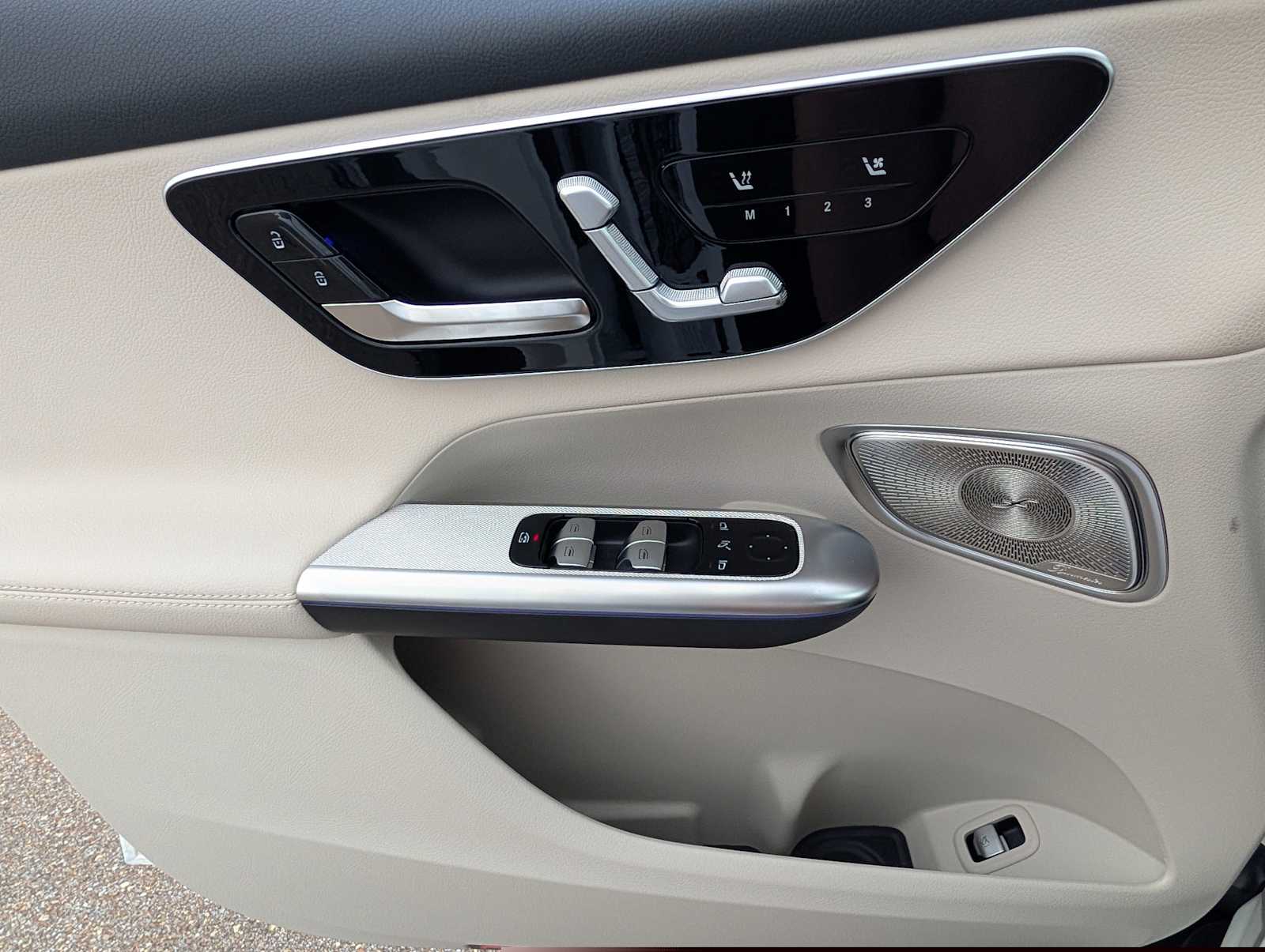 Thumbnail: 2026 Mercedes-Benz GLC - 18