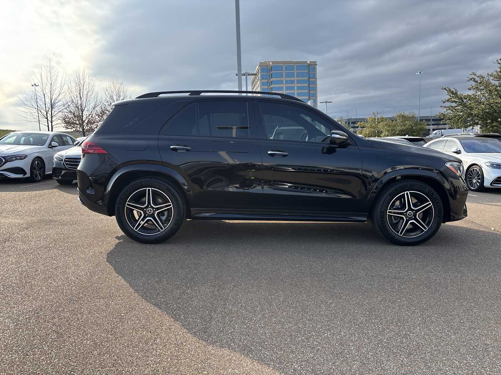 Thumbnail: 2026 Mercedes-Benz GLE - 7